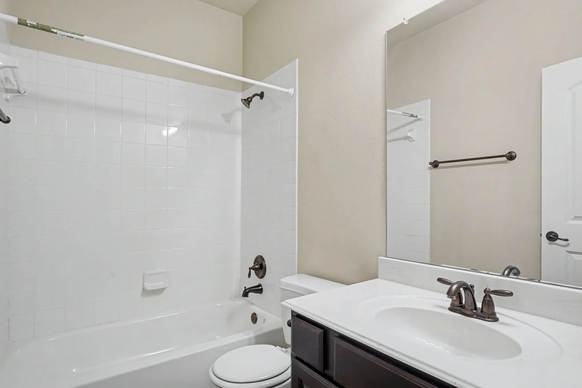 Townhouse For Sale in Dallas County , 4115 Florence Drive, Irving, Texas 75038, 3 Bedroom, 3 Bathroom, 2 Garage spaces, 2,102 Sqft, built in 2009, mls#21321063, Real Estate Agent in Irving, Homes For Sale in Dallas county, Homes For Sale in Irving, Realtor in Irving Texas, Real Estate Brokerage Independent Realty Texas, Luminita Cordes Realtor