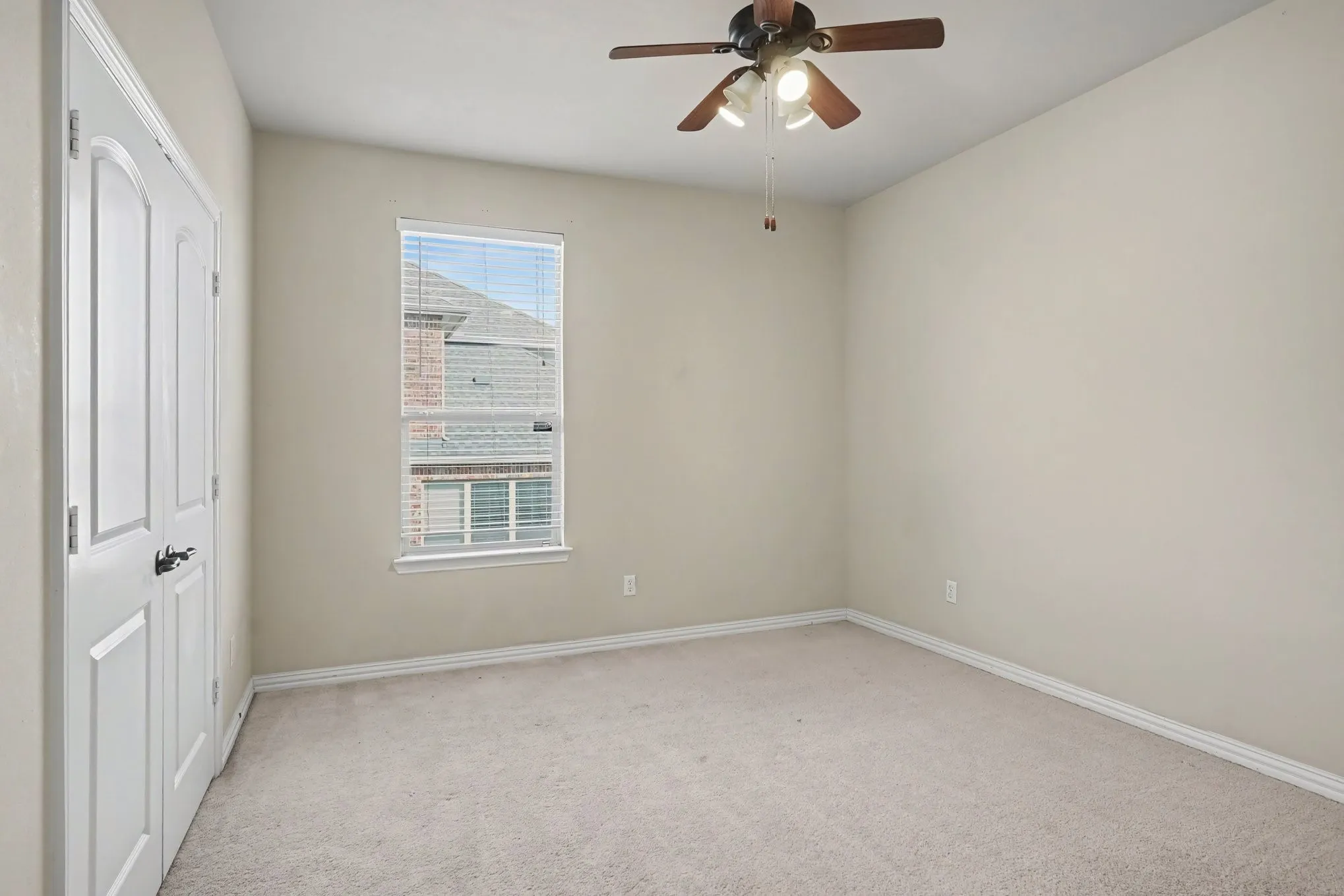 Townhouse For Sale in Dallas County , 4115 Florence Drive, Irving, Texas 75038, 3 Bedroom, 3 Bathroom, 2 Garage spaces, 2,102 Sqft, built in 2009, mls#21321063, Real Estate Agent in Irving, Homes For Sale in Dallas county, Homes For Sale in Irving, Realtor in Irving Texas, Real Estate Brokerage Independent Realty Texas, Luminita Cordes Realtor