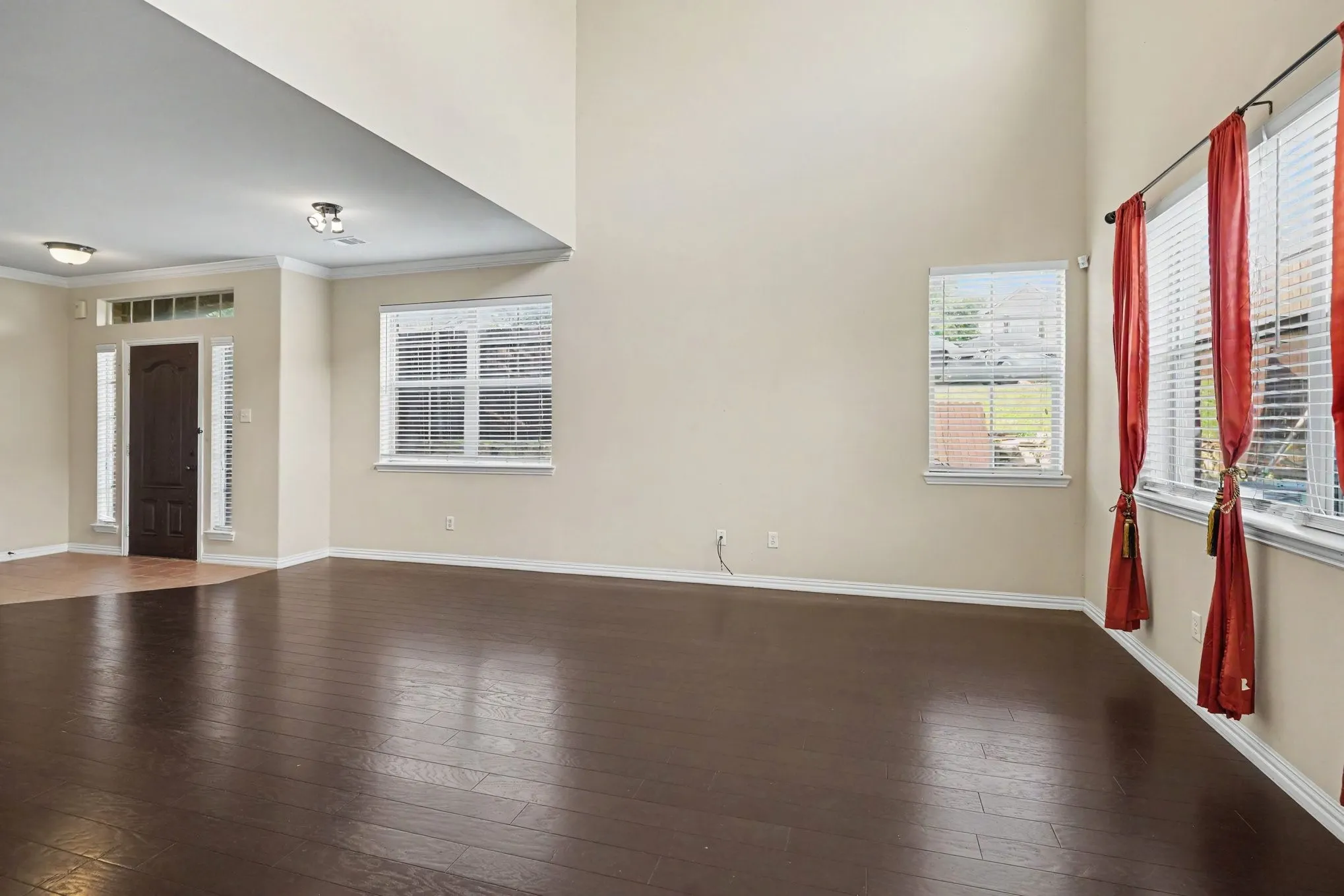 Townhouse For Sale in Dallas County , 4115 Florence Drive, Irving, Texas 75038, 3 Bedroom, 3 Bathroom, 2 Garage spaces, 2,102 Sqft, built in 2009, mls#21321063, Real Estate Agent in Irving, Homes For Sale in Dallas county, Homes For Sale in Irving, Realtor in Irving Texas, Real Estate Brokerage Independent Realty Texas, Luminita Cordes Realtor