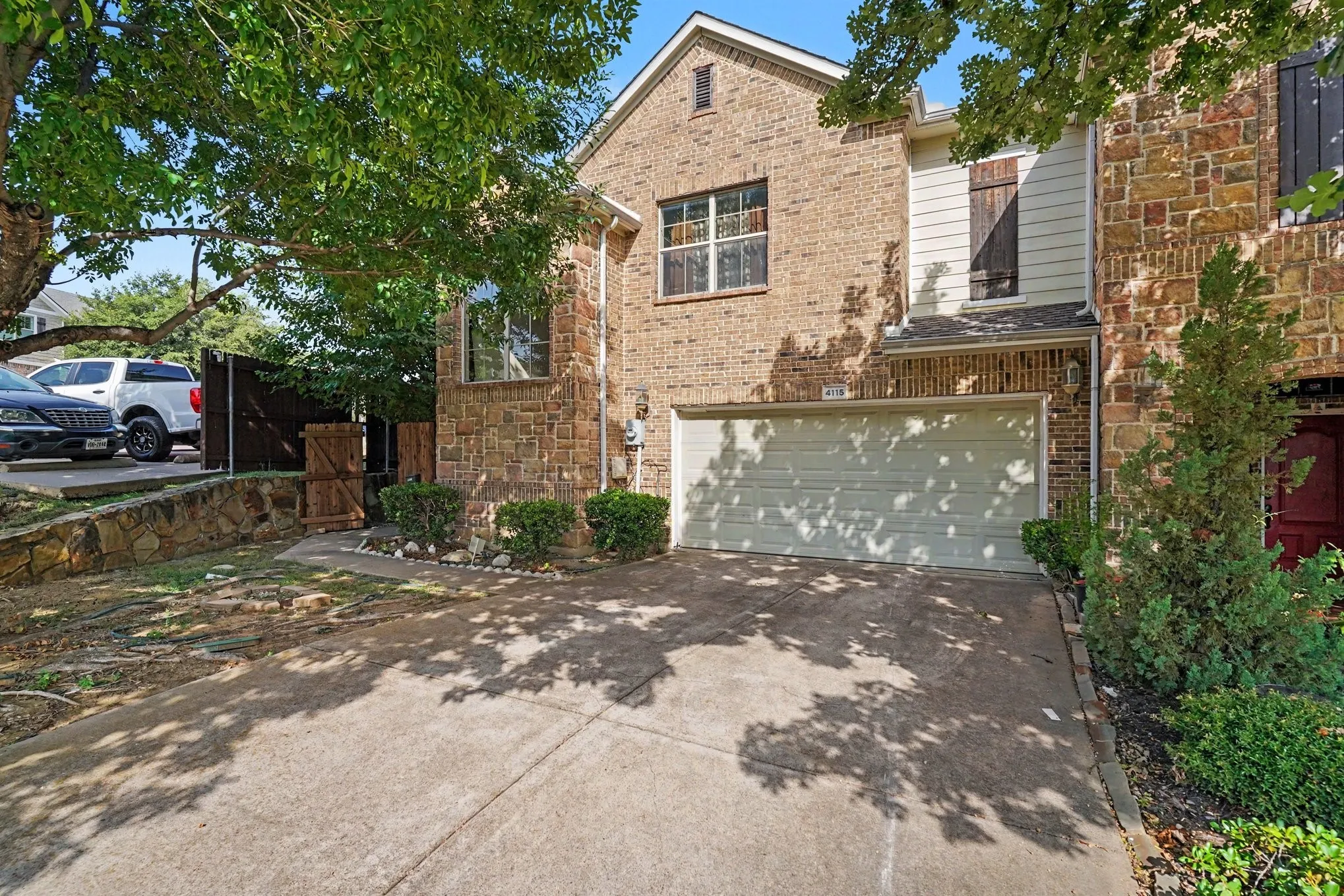 Townhouse For Sale in Dallas County , 4115 Florence Drive, Irving, Texas 75038, 3 Bedroom, 3 Bathroom, 2 Garage spaces, 2,102 Sqft, built in 2009, mls#21321063, Real Estate Agent in Irving, Homes For Sale in Dallas county, Homes For Sale in Irving, Realtor in Irving Texas, Real Estate Brokerage Independent Realty Texas, Luminita Cordes Realtor