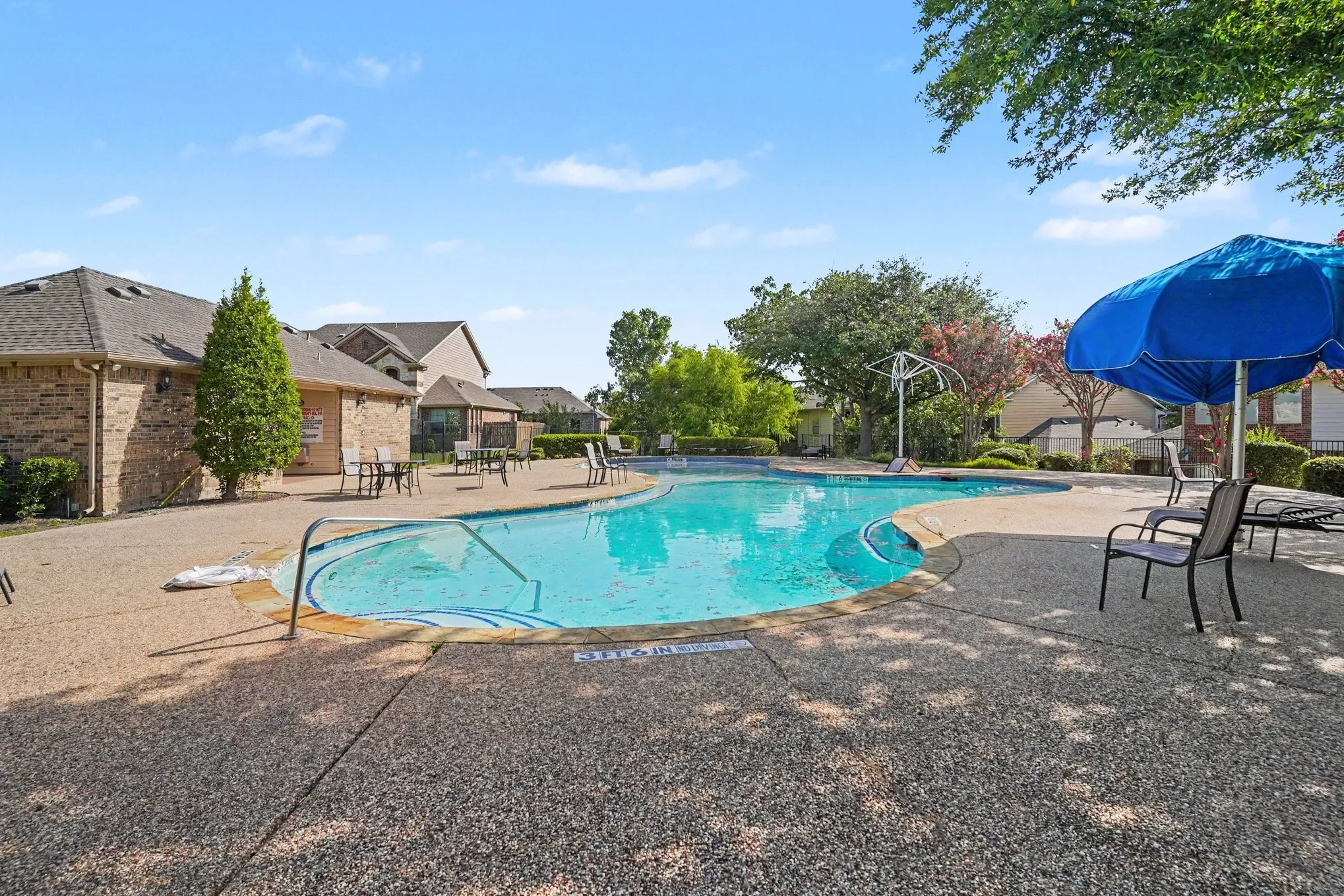 Townhouse For Sale in Dallas County , 4115 Florence Drive, Irving, Texas 75038, 3 Bedroom, 3 Bathroom, 2 Garage spaces, 2,102 Sqft, built in 2009, mls#21321063, Real Estate Agent in Irving, Homes For Sale in Dallas county, Homes For Sale in Irving, Realtor in Irving Texas, Real Estate Brokerage Independent Realty Texas, Luminita Cordes Realtor