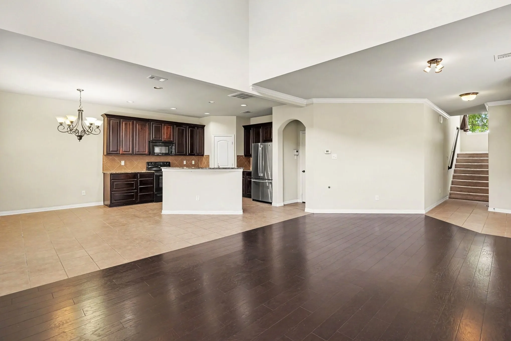 Townhouse For Sale in Dallas County , 4115 Florence Drive, Irving, Texas 75038, 3 Bedroom, 3 Bathroom, 2 Garage spaces, 2,102 Sqft, built in 2009, mls#21321063, Real Estate Agent in Irving, Homes For Sale in Dallas county, Homes For Sale in Irving, Realtor in Irving Texas, Real Estate Brokerage Independent Realty Texas, Luminita Cordes Realtor