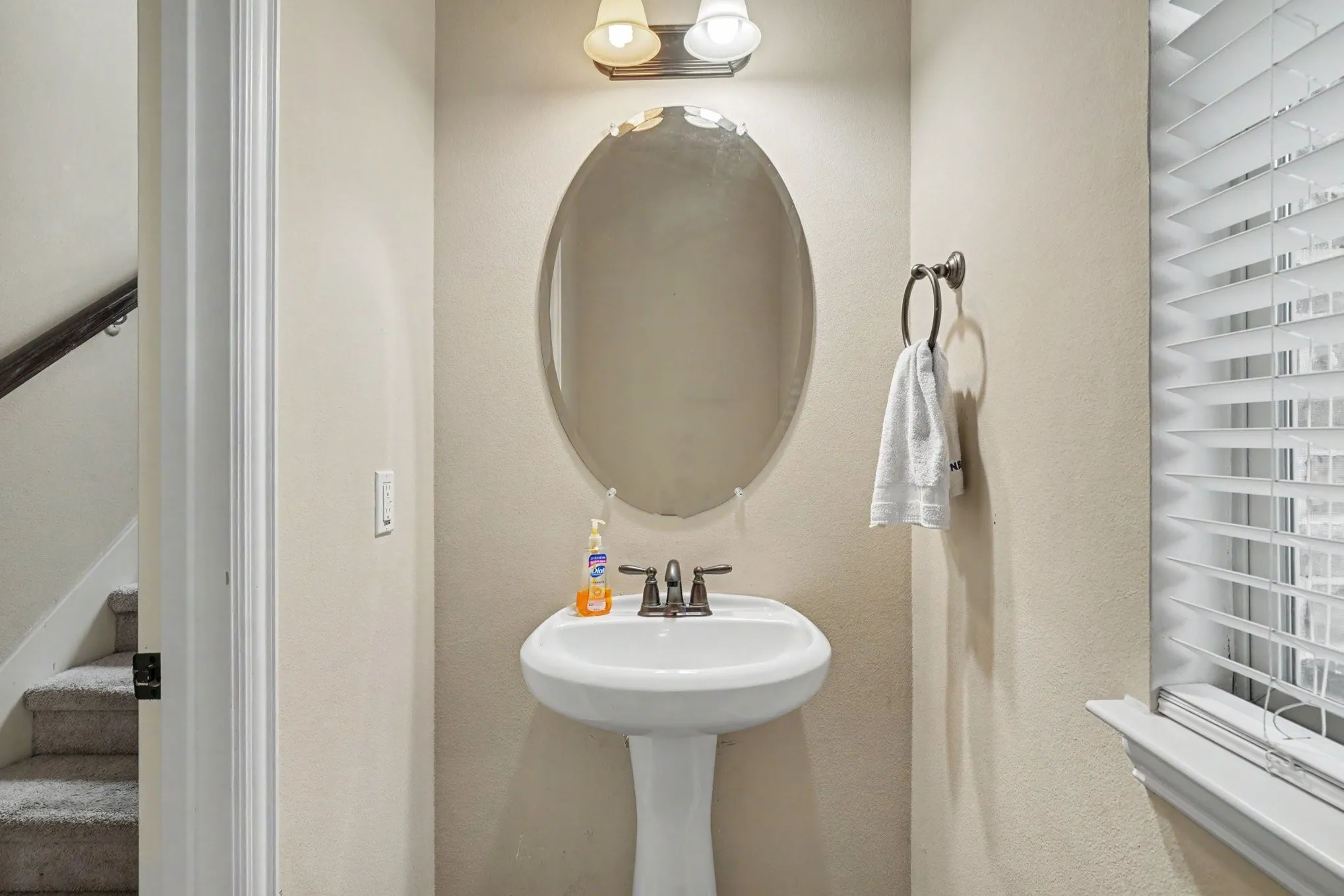 Townhouse For Sale in Dallas County , 4115 Florence Drive, Irving, Texas 75038, 3 Bedroom, 3 Bathroom, 2 Garage spaces, 2,102 Sqft, built in 2009, mls#21321063, Real Estate Agent in Irving, Homes For Sale in Dallas county, Homes For Sale in Irving, Realtor in Irving Texas, Real Estate Brokerage Independent Realty Texas, Luminita Cordes Realtor