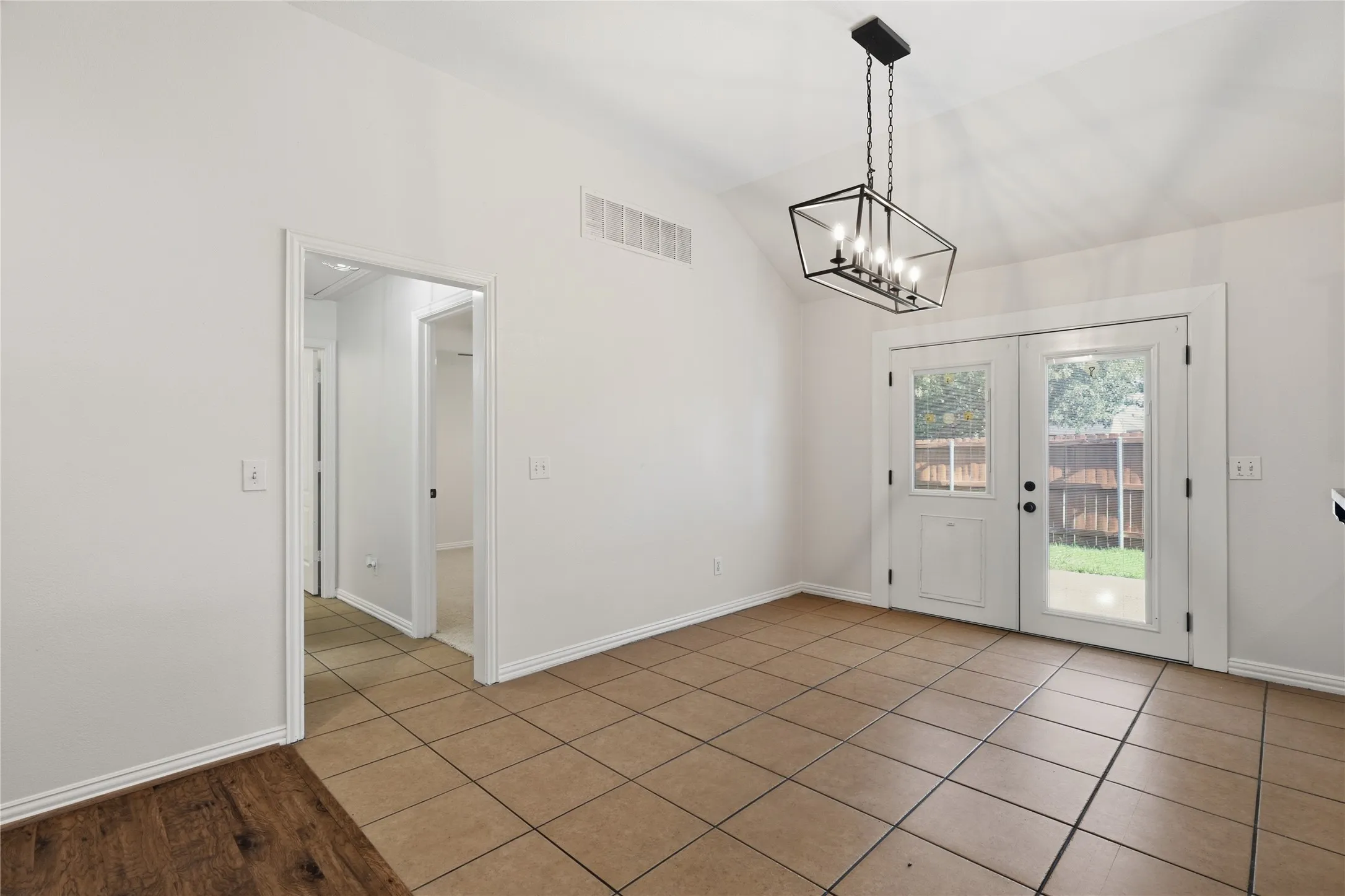 Single Family Residence For Sale in Collin County , 1115 Boyd Drive, Wylie, Texas 75098, 4 Bedroom, 3 Bathroom, 2 Garage spaces, 2,247 Sqft, built in 1990, mls#21309262, Real Estate Agent in Wylie, Homes For Sale in Collin county, Homes For Sale in Wylie, Realtor in Wylie Texas, Real Estate Brokerage Independent Realty Texas, Luminita Cordes Realtor