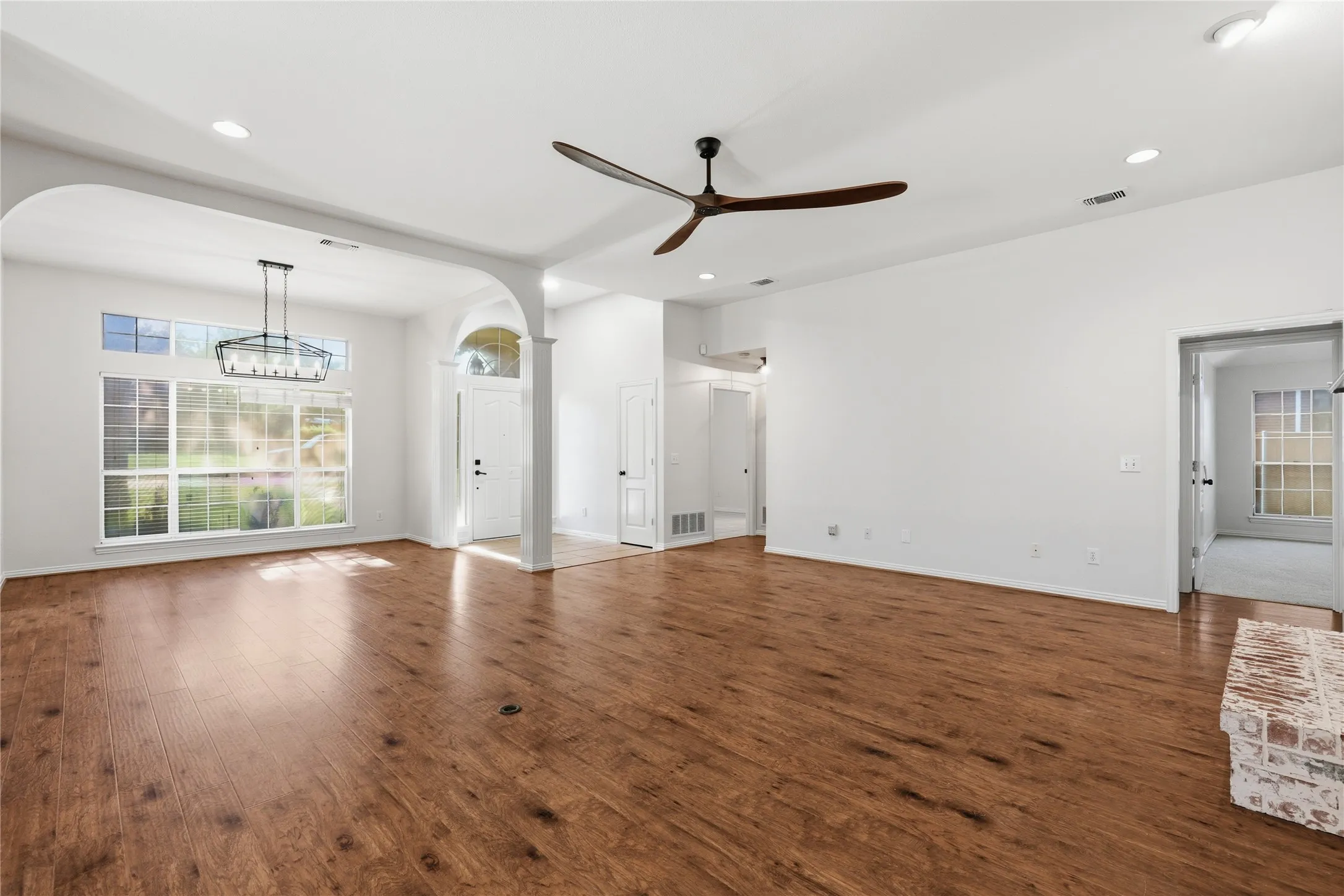 Single Family Residence For Sale in Collin County , 1115 Boyd Drive, Wylie, Texas 75098, 4 Bedroom, 3 Bathroom, 2 Garage spaces, 2,247 Sqft, built in 1990, mls#21309262, Real Estate Agent in Wylie, Homes For Sale in Collin county, Homes For Sale in Wylie, Realtor in Wylie Texas, Real Estate Brokerage Independent Realty Texas, Luminita Cordes Realtor