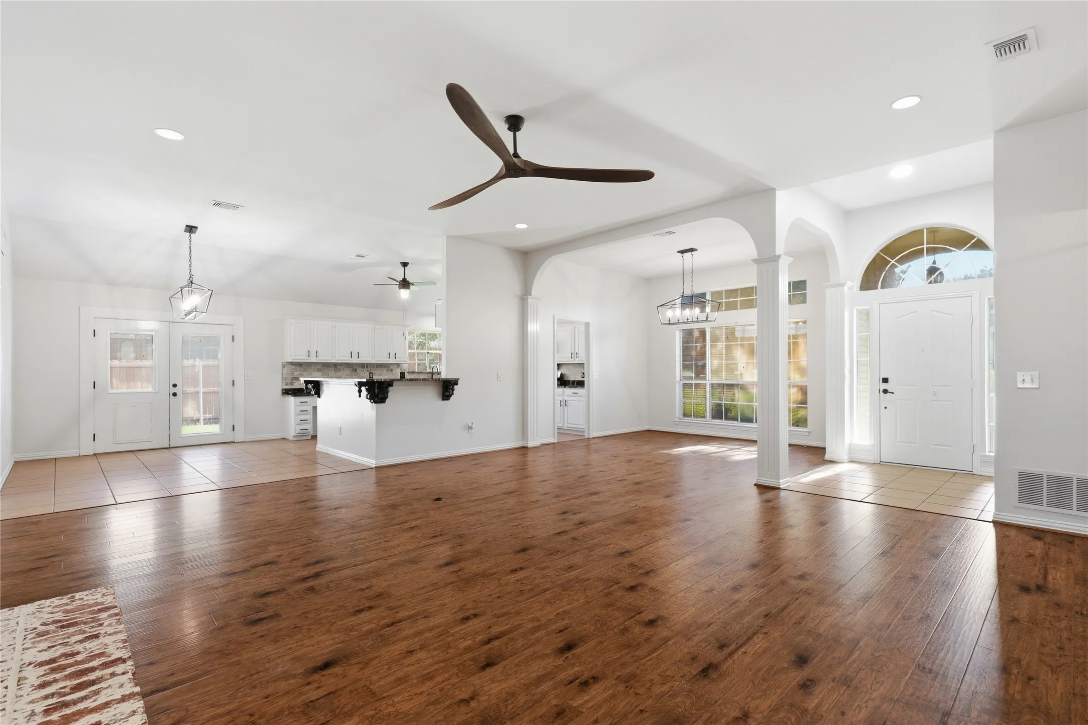 Single Family Residence For Sale in Collin County , 1115 Boyd Drive, Wylie, Texas 75098, 4 Bedroom, 3 Bathroom, 2 Garage spaces, 2,247 Sqft, built in 1990, mls#21309262, Real Estate Agent in Wylie, Homes For Sale in Collin county, Homes For Sale in Wylie, Realtor in Wylie Texas, Real Estate Brokerage Independent Realty Texas, Luminita Cordes Realtor