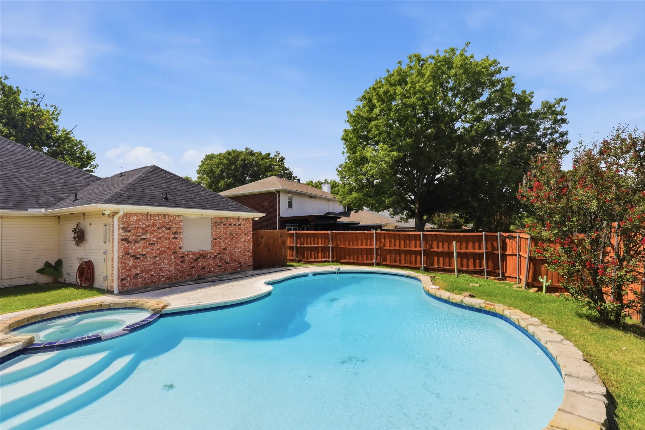 Single Family Residence For Sale in Collin County , 1115 Boyd Drive, Wylie, Texas 75098, 4 Bedroom, 3 Bathroom, 2 Garage spaces, 2,247 Sqft, built in 1990, mls#21309262, Real Estate Agent in Wylie, Homes For Sale in Collin county, Homes For Sale in Wylie, Realtor in Wylie Texas, Real Estate Brokerage Independent Realty Texas, Luminita Cordes Realtor