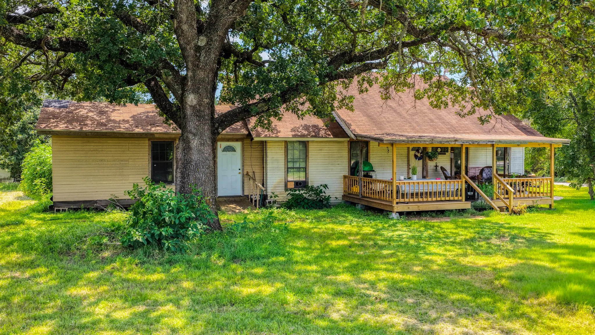 Single Family Residence For Sale in Palo Pinto County , 2334 N Bosley Road, Santo, Texas 76472, 3 Bedroom, 2 Bathroom, Garage spaces, 1,465 Sqft, built in 1997, mls#21314977, Real Estate Agent in Santo, Homes For Sale in Palo Pinto county, Homes For Sale in Santo, Realtor in Santo Texas, Real Estate Brokerage Independent Realty Texas, Luminita Cordes Realtor