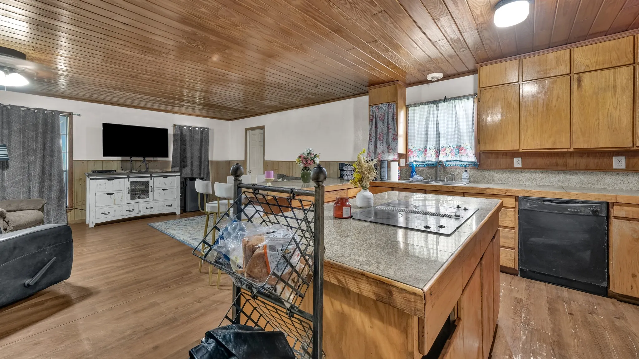 Single Family Residence For Sale in Palo Pinto County , 2334 N Bosley Road, Santo, Texas 76472, 3 Bedroom, 2 Bathroom, Garage spaces, 1,465 Sqft, built in 1997, mls#21314977, Real Estate Agent in Santo, Homes For Sale in Palo Pinto county, Homes For Sale in Santo, Realtor in Santo Texas, Real Estate Brokerage Independent Realty Texas, Luminita Cordes Realtor