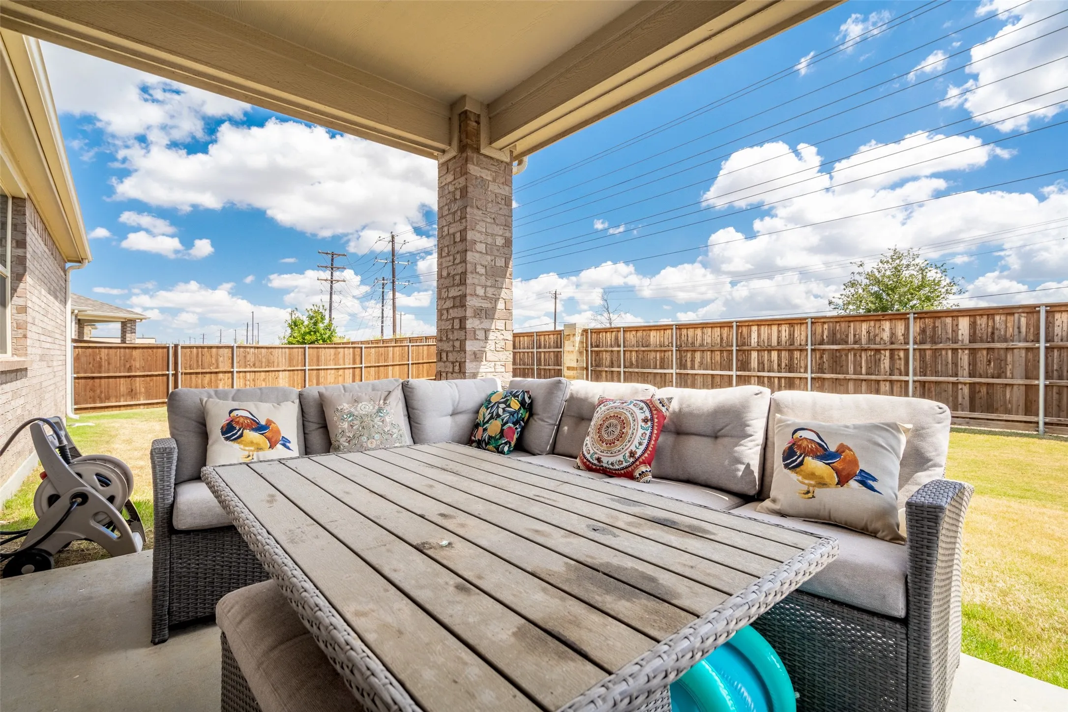 Single Family Residence For Rent in Denton County , 3016 Prairie Trail Avenue, Aubrey, Texas 76227, 3 Bedroom, 2 Bathroom, 2 Garage spaces, 2,084 Sqft, built in 2020, mls#21317214, Real Estate Agent in Aubrey, Homes For Rent in Denton county, Homes For Rent in Aubrey, Realtor in Aubrey Texas, Real Estate Brokerage Independent Realty Texas, Luminita Cordes Realtor