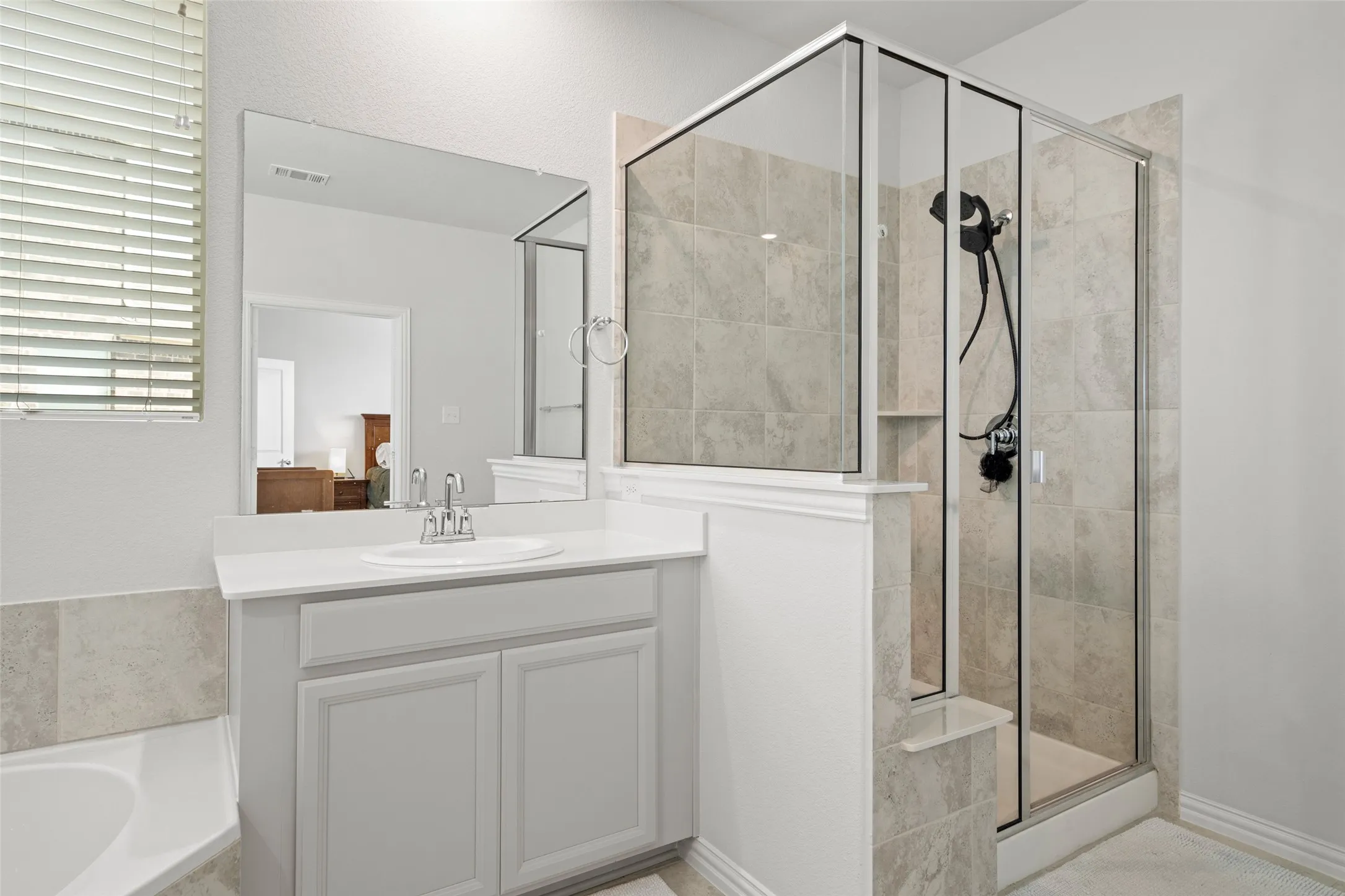 Single Family Residence For Rent in Denton County , 3016 Prairie Trail Avenue, Aubrey, Texas 76227, 3 Bedroom, 2 Bathroom, 2 Garage spaces, 2,084 Sqft, built in 2020, mls#21317214, Real Estate Agent in Aubrey, Homes For Rent in Denton county, Homes For Rent in Aubrey, Realtor in Aubrey Texas, Real Estate Brokerage Independent Realty Texas, Luminita Cordes Realtor