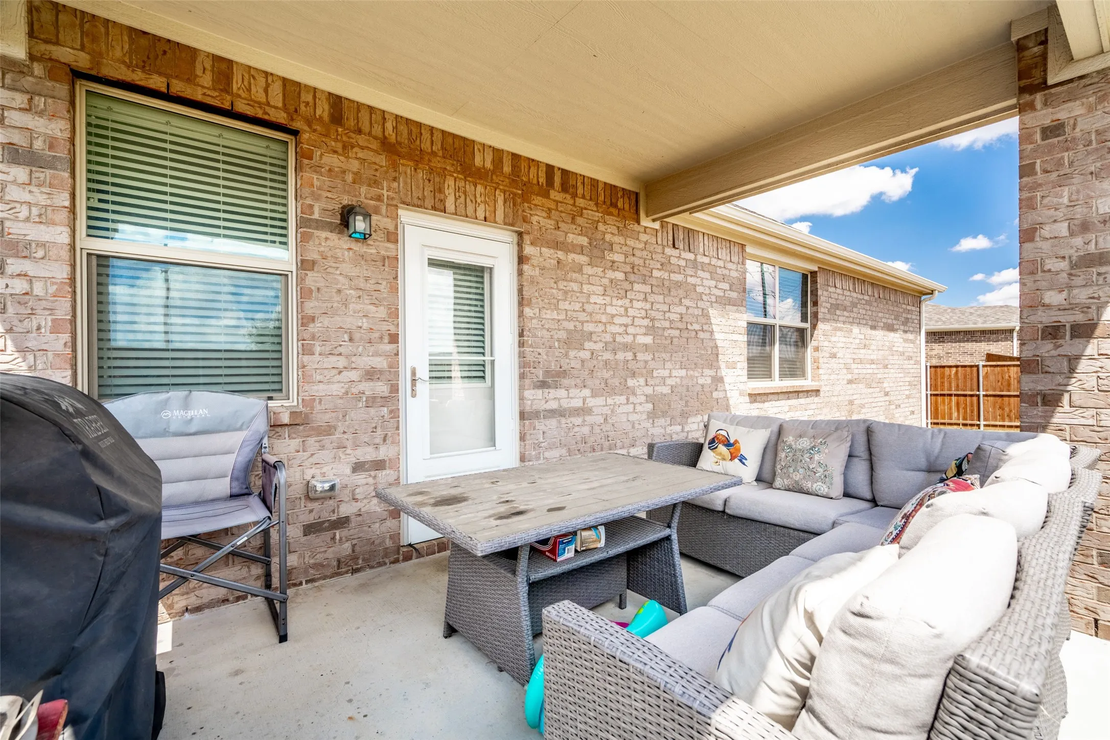 Single Family Residence For Rent in Denton County , 3016 Prairie Trail Avenue, Aubrey, Texas 76227, 3 Bedroom, 2 Bathroom, 2 Garage spaces, 2,084 Sqft, built in 2020, mls#21317214, Real Estate Agent in Aubrey, Homes For Rent in Denton county, Homes For Rent in Aubrey, Realtor in Aubrey Texas, Real Estate Brokerage Independent Realty Texas, Luminita Cordes Realtor