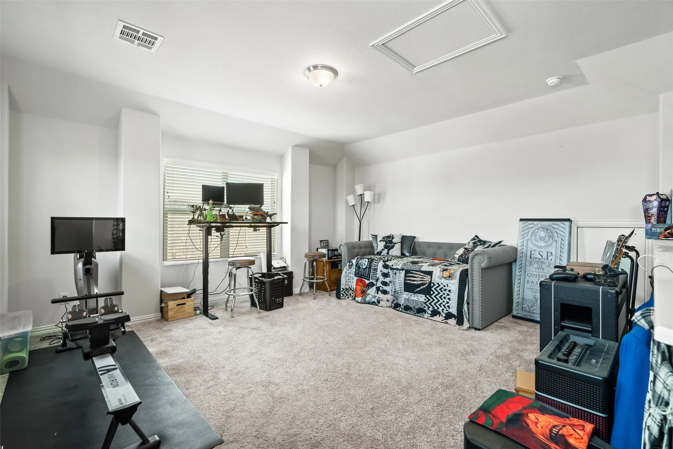 Single Family Residence For Rent in Denton County , 3016 Prairie Trail Avenue, Aubrey, Texas 76227, 3 Bedroom, 2 Bathroom, 2 Garage spaces, 2,084 Sqft, built in 2020, mls#21317214, Real Estate Agent in Aubrey, Homes For Rent in Denton county, Homes For Rent in Aubrey, Realtor in Aubrey Texas, Real Estate Brokerage Independent Realty Texas, Luminita Cordes Realtor