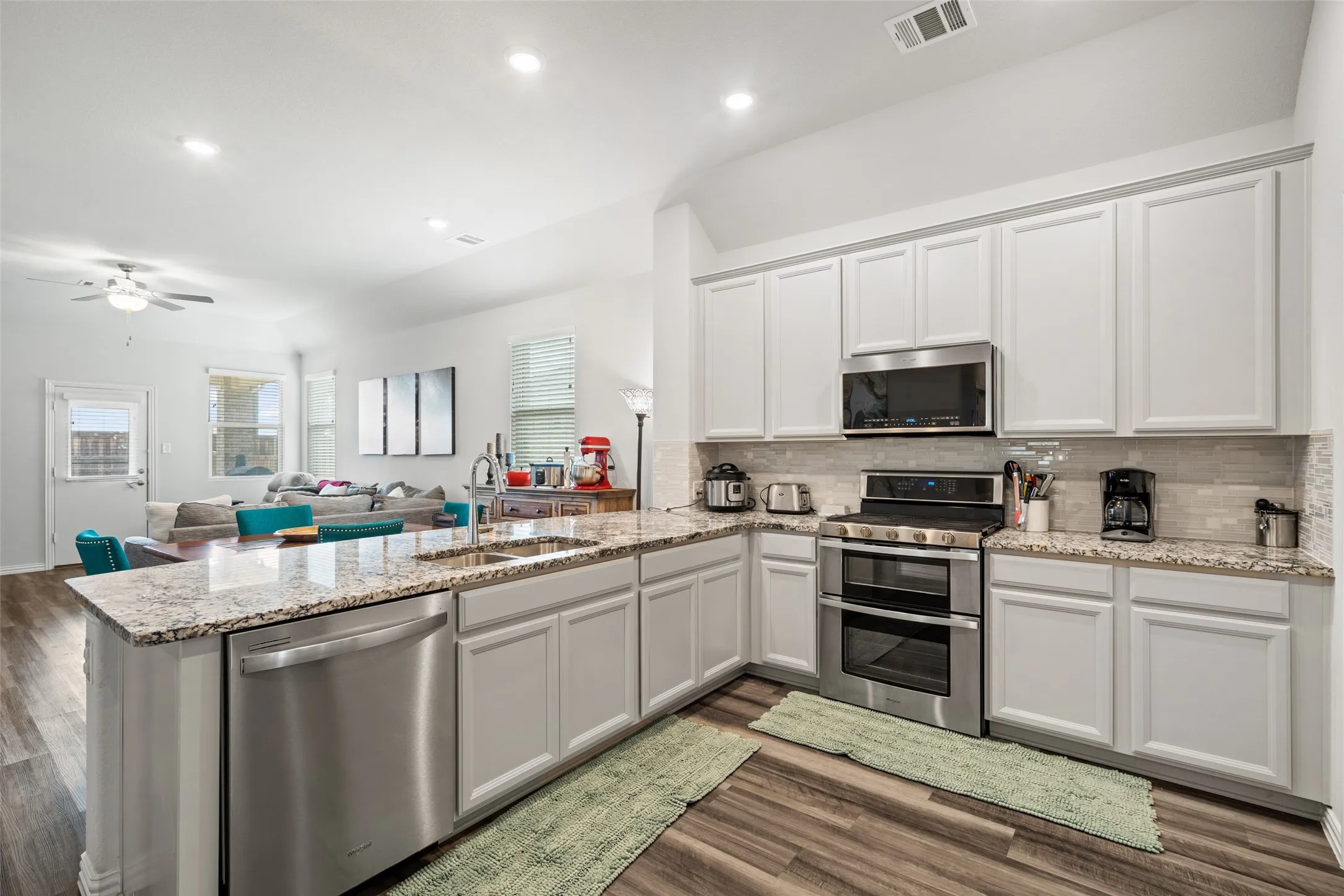 Single Family Residence For Rent in Denton County , 3016 Prairie Trail Avenue, Aubrey, Texas 76227, 3 Bedroom, 2 Bathroom, 2 Garage spaces, 2,084 Sqft, built in 2020, mls#21317214, Real Estate Agent in Aubrey, Homes For Rent in Denton county, Homes For Rent in Aubrey, Realtor in Aubrey Texas, Real Estate Brokerage Independent Realty Texas, Luminita Cordes Realtor