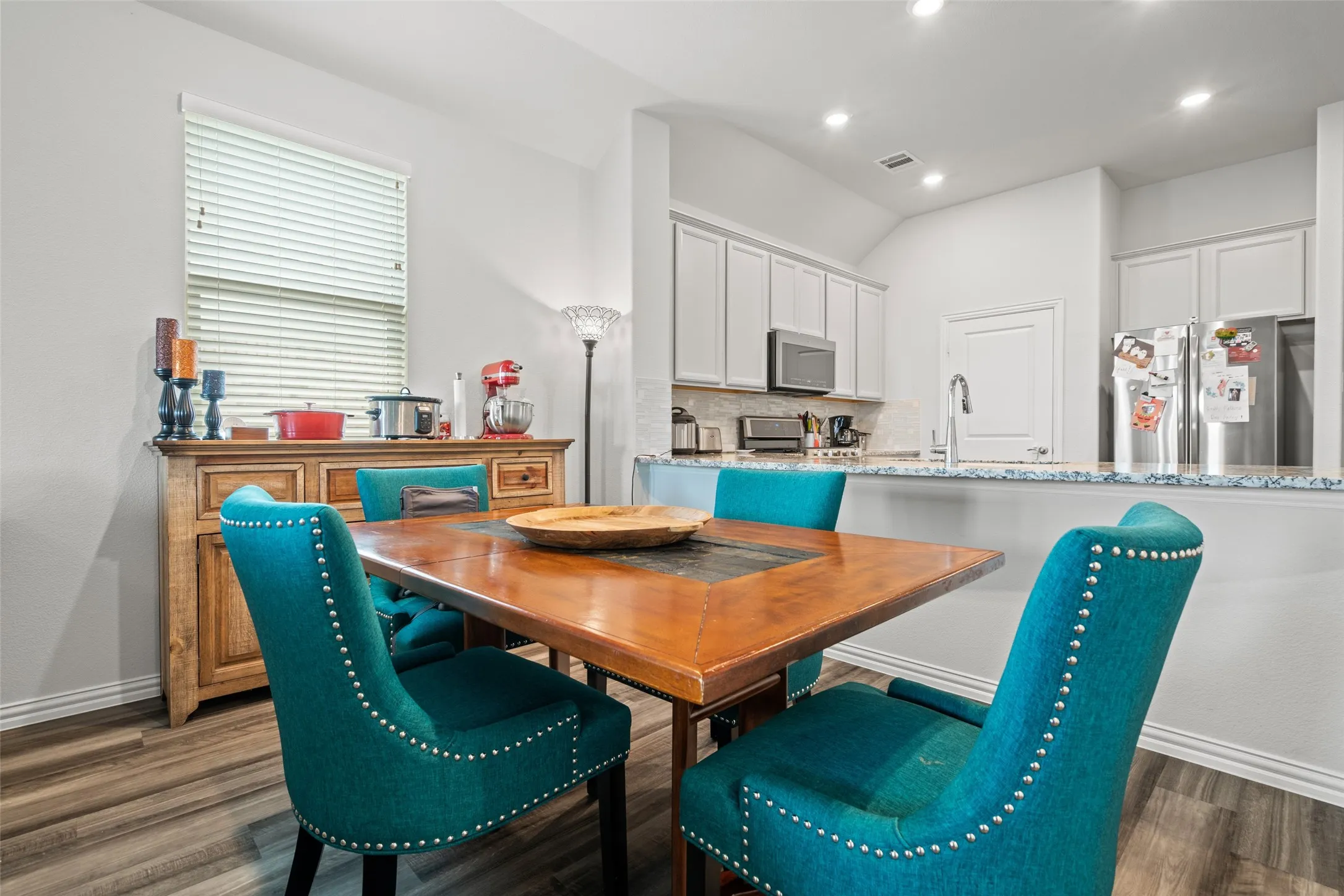 Single Family Residence For Rent in Denton County , 3016 Prairie Trail Avenue, Aubrey, Texas 76227, 3 Bedroom, 2 Bathroom, 2 Garage spaces, 2,084 Sqft, built in 2020, mls#21317214, Real Estate Agent in Aubrey, Homes For Rent in Denton county, Homes For Rent in Aubrey, Realtor in Aubrey Texas, Real Estate Brokerage Independent Realty Texas, Luminita Cordes Realtor