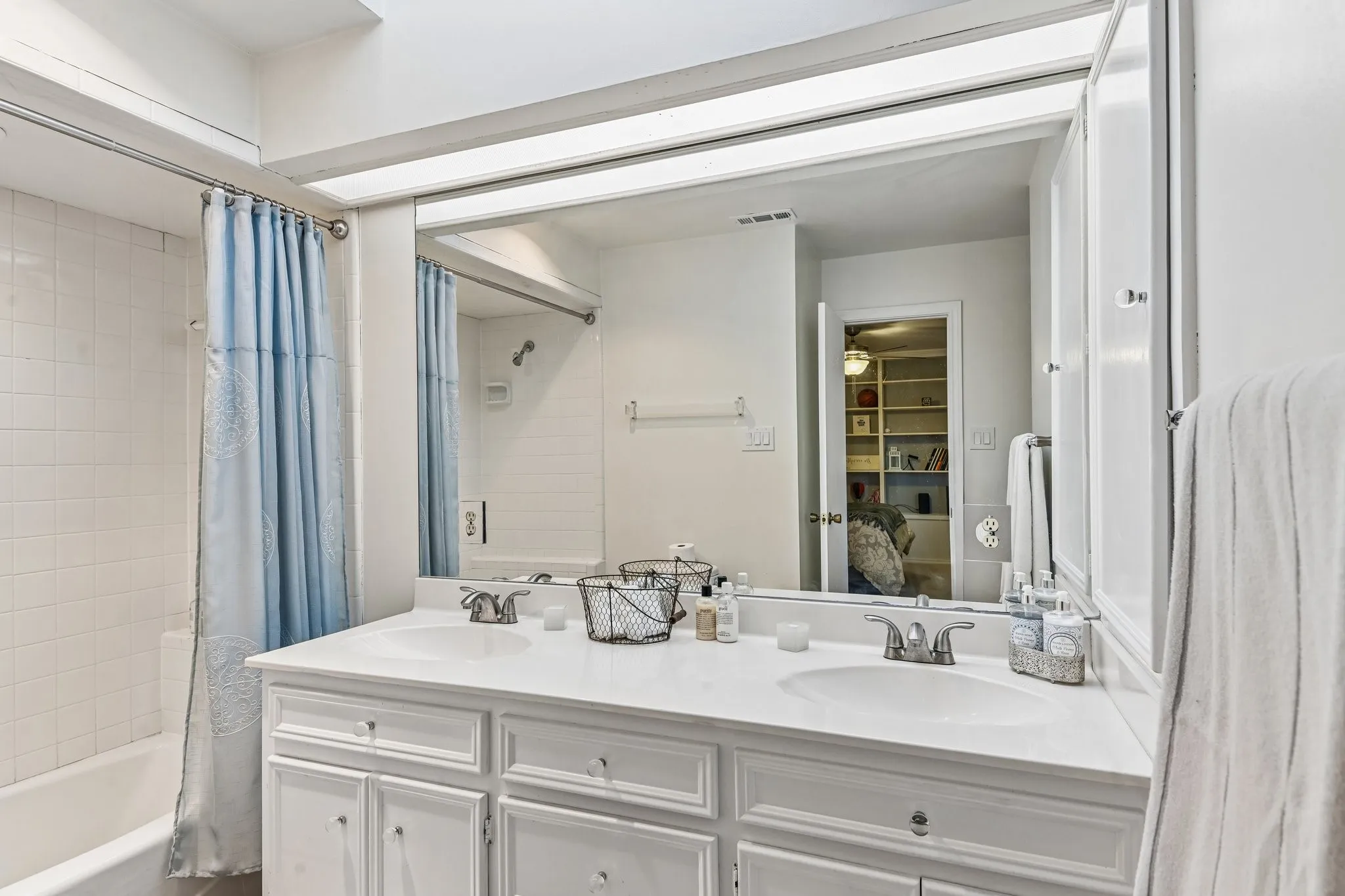 Upstairs bathroom