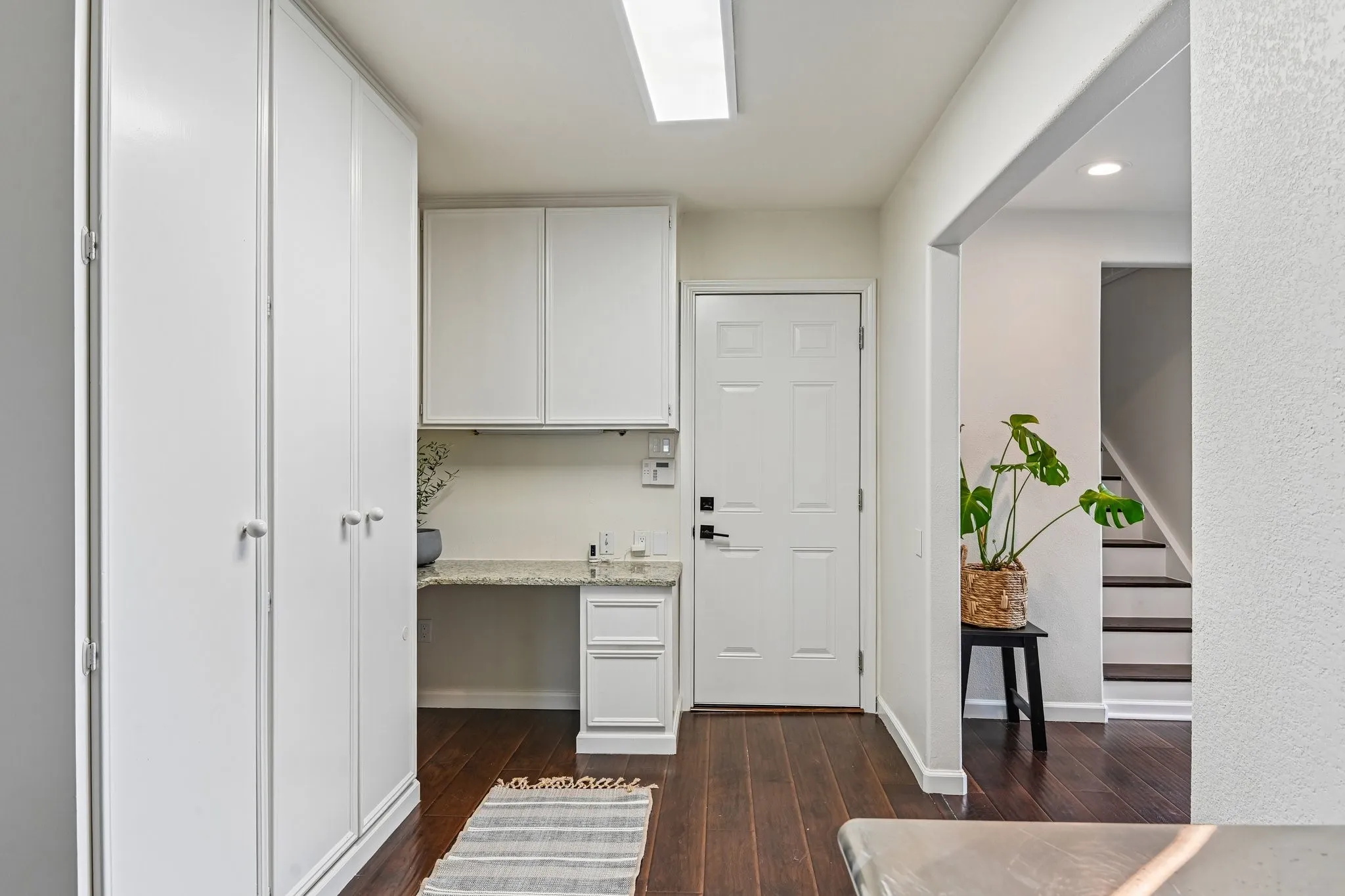 Utility Room w/cabinets and desk space