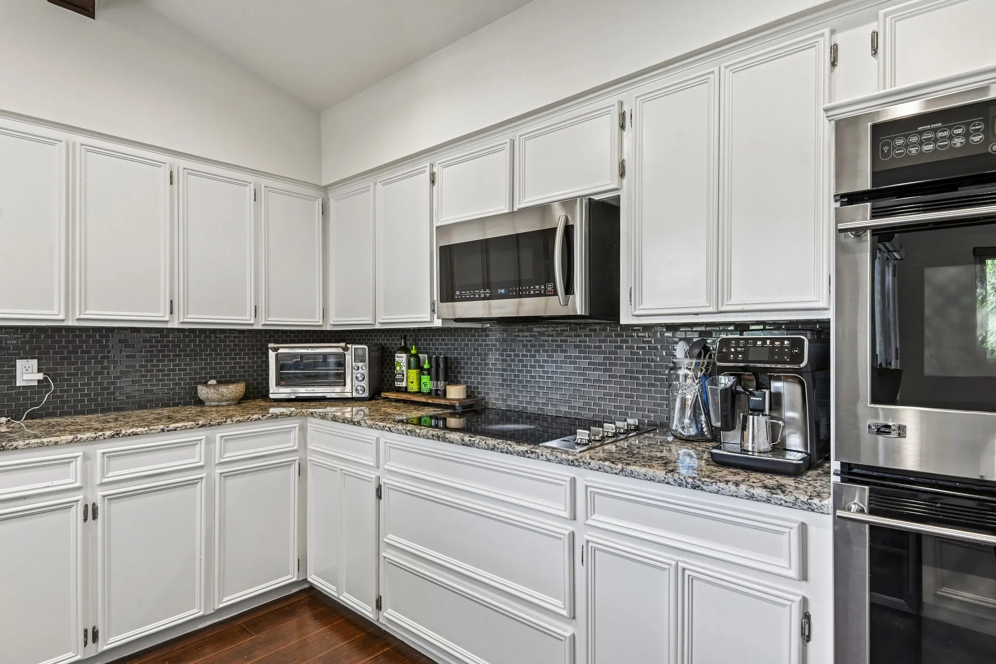 Single Family Residence For Sale in Dallas County , 1501 Northland Street, Carrollton, Texas 75006, 4 Bedroom, 4 Bathroom, 3 Garage spaces, 4,457 Sqft, built in 1974, mls#21321108, Real Estate Agent in Carrollton, Homes For Sale in Dallas county, Homes For Sale in Carrollton, Realtor in Carrollton Texas, Real Estate Brokerage Independent Realty Texas, Luminita Cordes Realtor