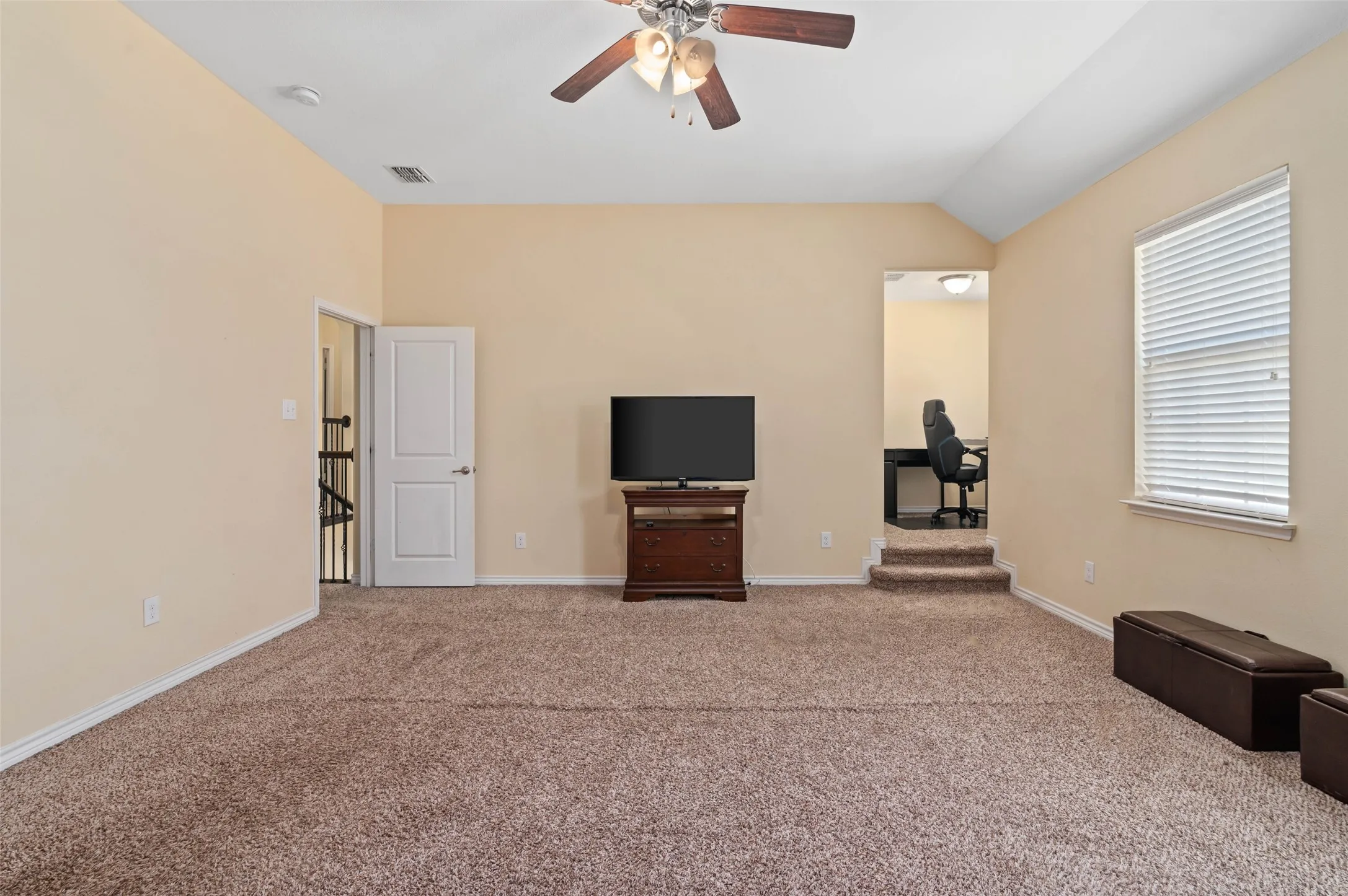 Single Family Residence For Sale in Denton County , 11316 Meredith Drive, Frisco, Texas 75036, 3 Bedroom, 3 Bathroom, 2 Garage spaces, 2,551 Sqft, built in 2015, mls#21317346, Real Estate Agent in Frisco, Homes For Sale in Denton county, Homes For Sale in Frisco, Realtor in Frisco Texas, Real Estate Brokerage Independent Realty Texas, Luminita Cordes Realtor