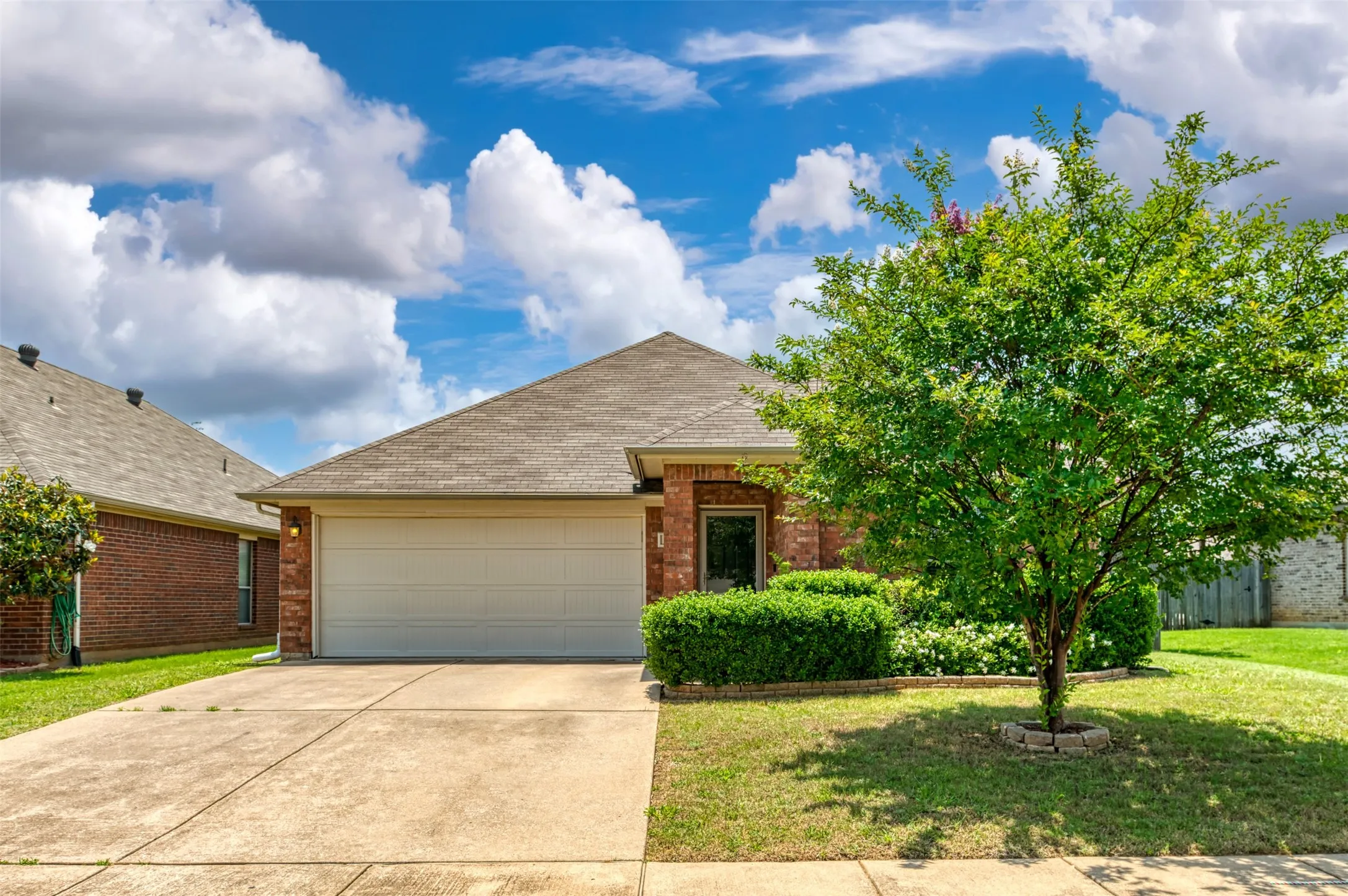 Single Family Residence For Rent in Tarrant County , 1200 Sierra Blanca Street, Fort Worth, Texas 76028, 3 Bedroom, 2 Bathroom, 2 Garage spaces, 2,020 Sqft, built in 2006, mls#21321139, Real Estate Agent in Fort Worth, Homes For Rent in Tarrant county, Homes For Rent in Fort Worth, Realtor in Fort Worth Texas, Real Estate Brokerage Independent Realty Texas, Luminita Cordes Realtor