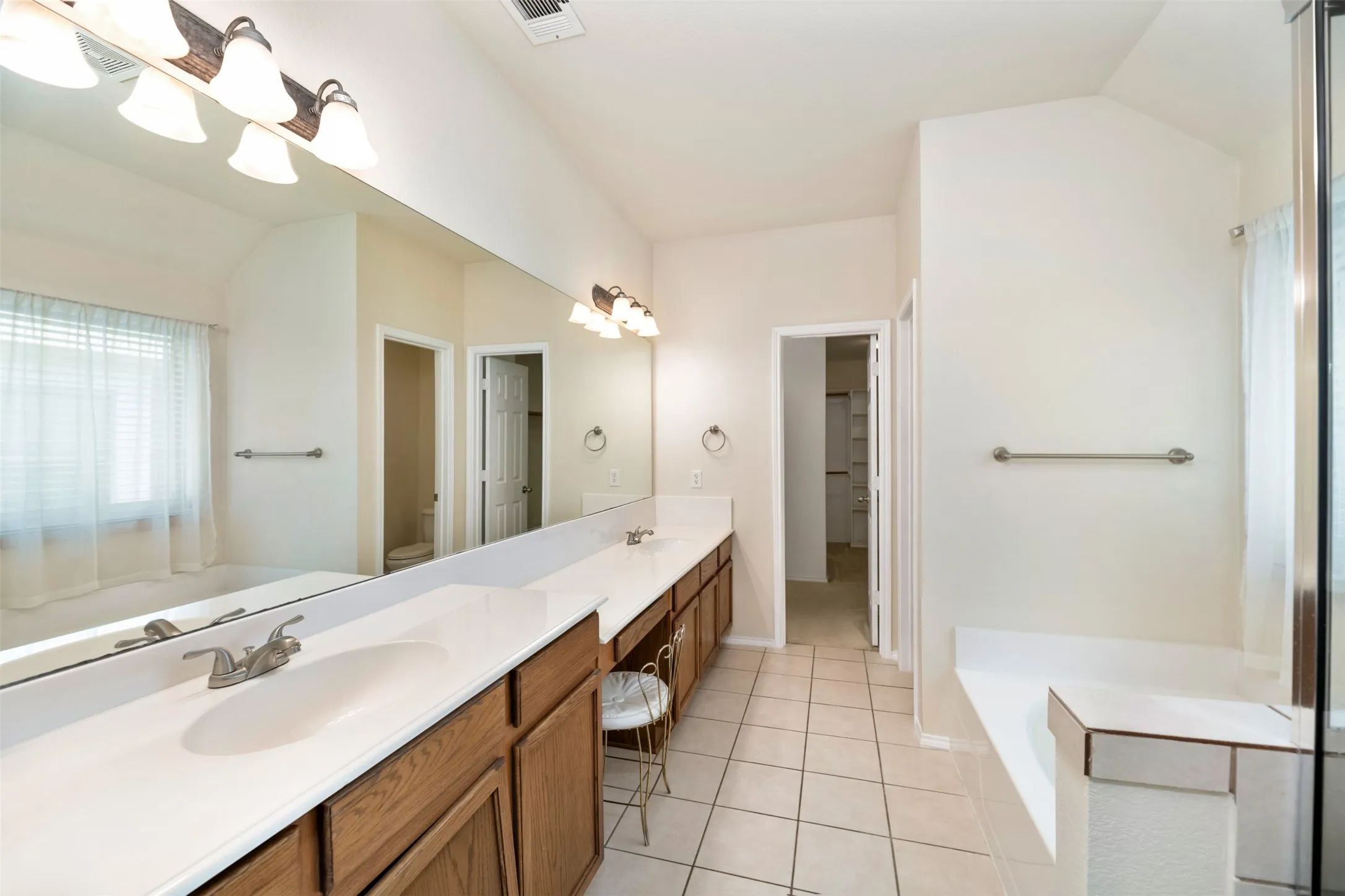 Single Family Residence For Rent in Tarrant County , 1200 Sierra Blanca Street, Fort Worth, Texas 76028, 3 Bedroom, 2 Bathroom, 2 Garage spaces, 2,020 Sqft, built in 2006, mls#21321139, Real Estate Agent in Fort Worth, Homes For Rent in Tarrant county, Homes For Rent in Fort Worth, Realtor in Fort Worth Texas, Real Estate Brokerage Independent Realty Texas, Luminita Cordes Realtor