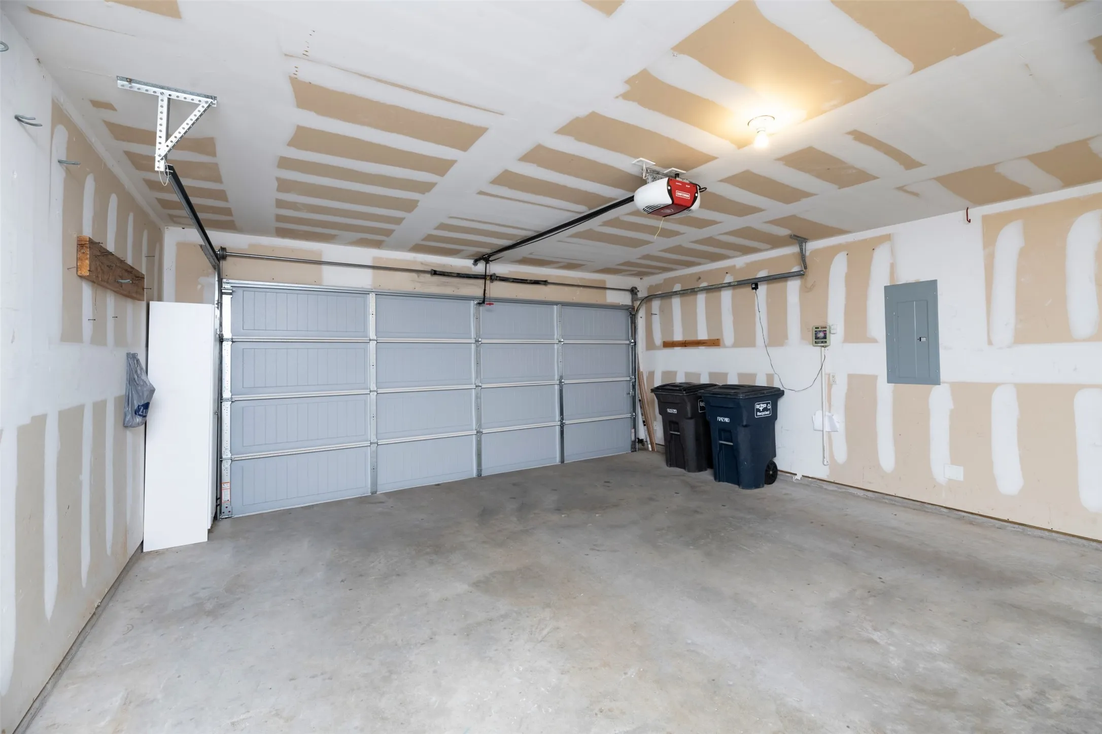 Single Family Residence For Rent in Tarrant County , 1200 Sierra Blanca Street, Fort Worth, Texas 76028, 3 Bedroom, 2 Bathroom, 2 Garage spaces, 2,020 Sqft, built in 2006, mls#21321139, Real Estate Agent in Fort Worth, Homes For Rent in Tarrant county, Homes For Rent in Fort Worth, Realtor in Fort Worth Texas, Real Estate Brokerage Independent Realty Texas, Luminita Cordes Realtor