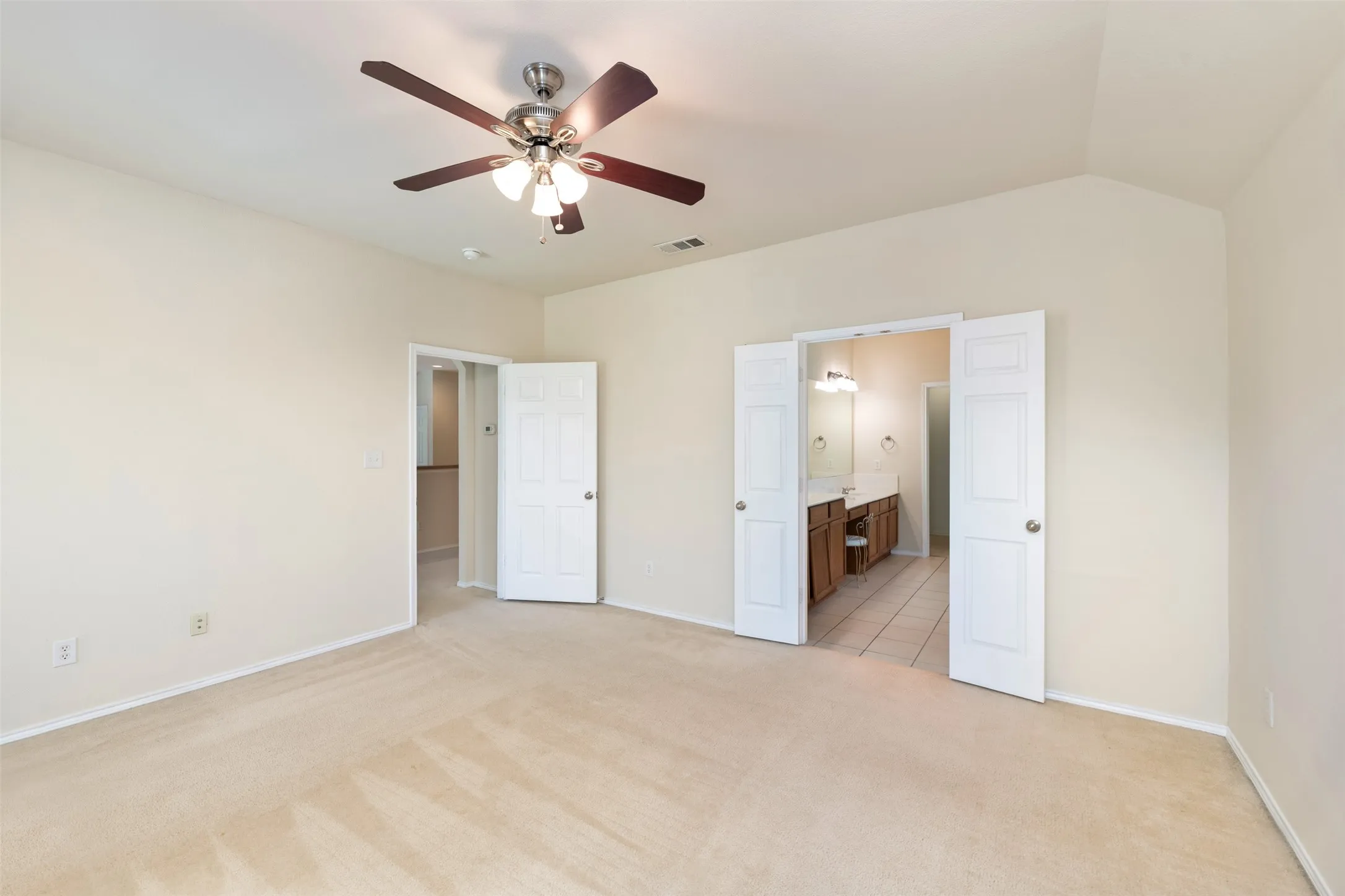 Single Family Residence For Rent in Tarrant County , 1200 Sierra Blanca Street, Fort Worth, Texas 76028, 3 Bedroom, 2 Bathroom, 2 Garage spaces, 2,020 Sqft, built in 2006, mls#21321139, Real Estate Agent in Fort Worth, Homes For Rent in Tarrant county, Homes For Rent in Fort Worth, Realtor in Fort Worth Texas, Real Estate Brokerage Independent Realty Texas, Luminita Cordes Realtor