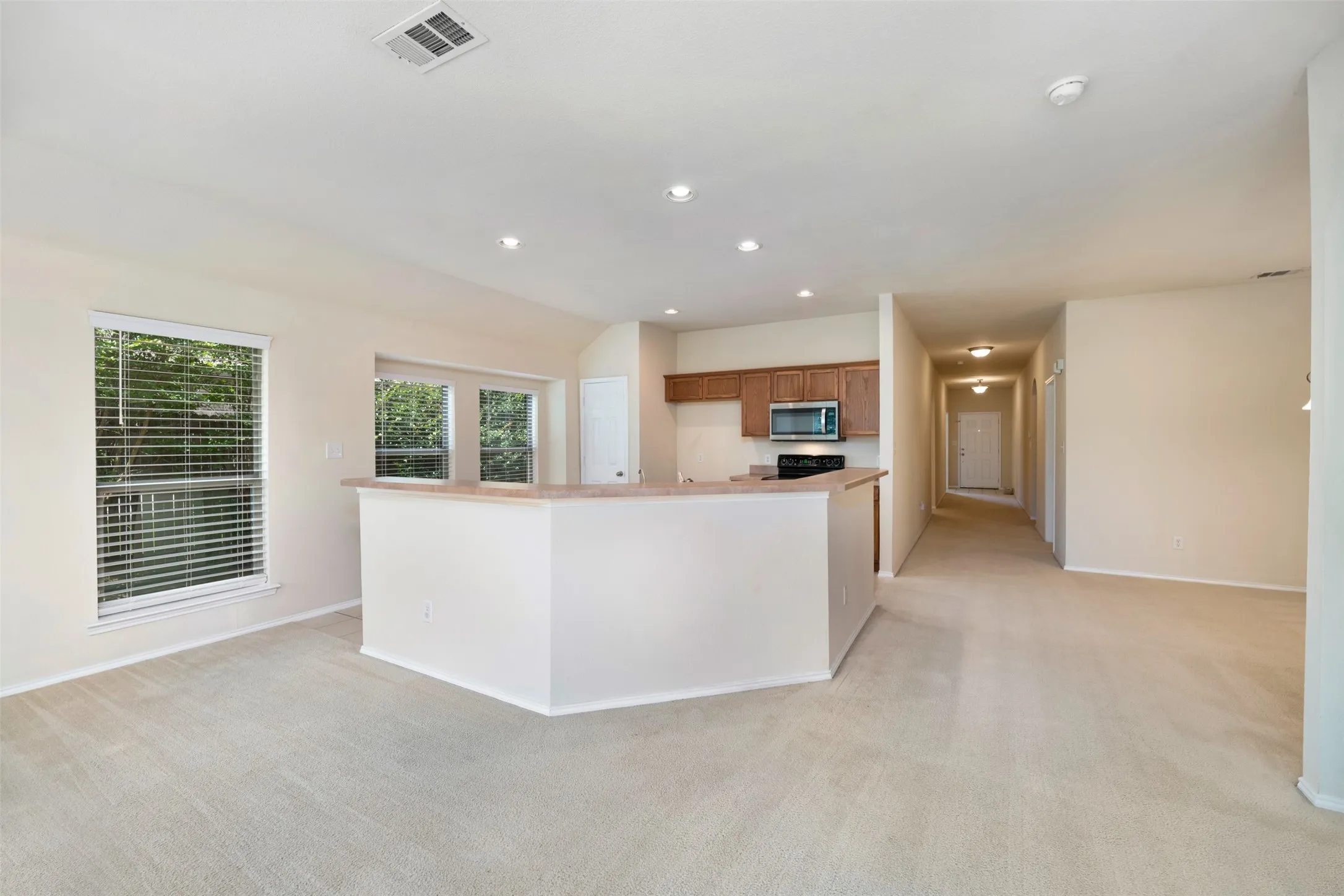 Single Family Residence For Rent in Tarrant County , 1200 Sierra Blanca Street, Fort Worth, Texas 76028, 3 Bedroom, 2 Bathroom, 2 Garage spaces, 2,020 Sqft, built in 2006, mls#21321139, Real Estate Agent in Fort Worth, Homes For Rent in Tarrant county, Homes For Rent in Fort Worth, Realtor in Fort Worth Texas, Real Estate Brokerage Independent Realty Texas, Luminita Cordes Realtor