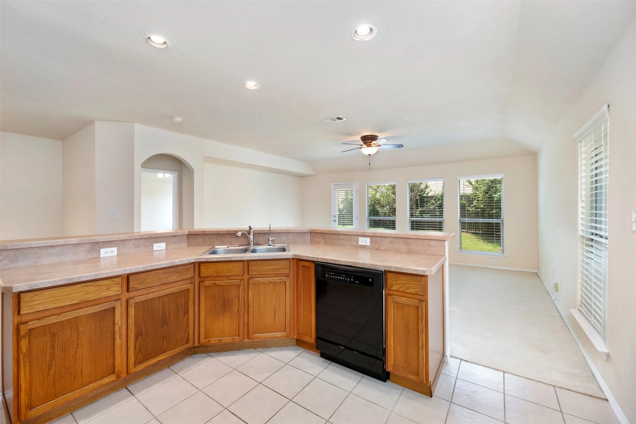 Single Family Residence For Rent in Tarrant County , 1200 Sierra Blanca Street, Fort Worth, Texas 76028, 3 Bedroom, 2 Bathroom, 2 Garage spaces, 2,020 Sqft, built in 2006, mls#21321139, Real Estate Agent in Fort Worth, Homes For Rent in Tarrant county, Homes For Rent in Fort Worth, Realtor in Fort Worth Texas, Real Estate Brokerage Independent Realty Texas, Luminita Cordes Realtor