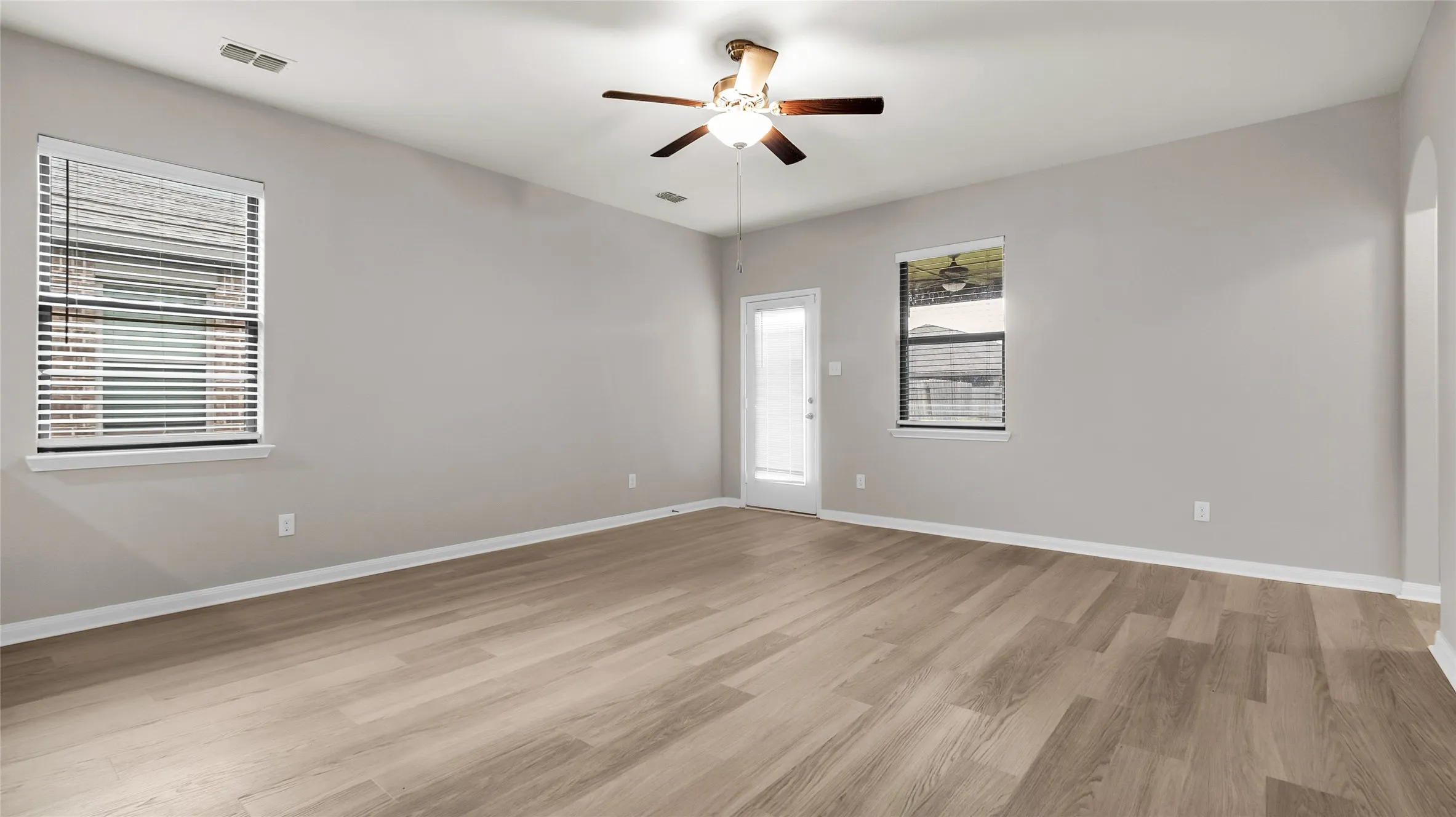 Single Family Residence For Rent in Collin County , 124 Bowen Street, Anna, Texas 75409, 3 Bedroom, 2 Bathroom, 2 Garage spaces, 1,619 Sqft, built in 2019, mls#21251385, Real Estate Agent in Anna, Homes For Rent in Collin county, Homes For Rent in Anna, Realtor in Anna Texas, Real Estate Brokerage Independent Realty Texas, Luminita Cordes Realtor