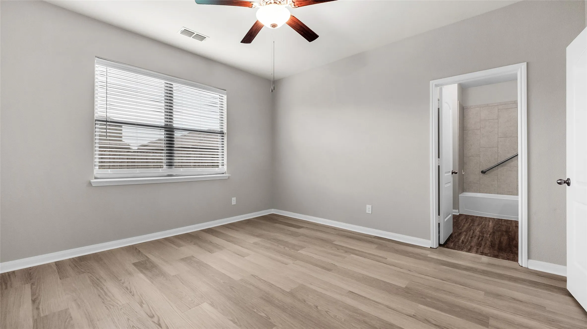 Single Family Residence For Rent in Collin County , 124 Bowen Street, Anna, Texas 75409, 3 Bedroom, 2 Bathroom, 2 Garage spaces, 1,619 Sqft, built in 2019, mls#21251385, Real Estate Agent in Anna, Homes For Rent in Collin county, Homes For Rent in Anna, Realtor in Anna Texas, Real Estate Brokerage Independent Realty Texas, Luminita Cordes Realtor