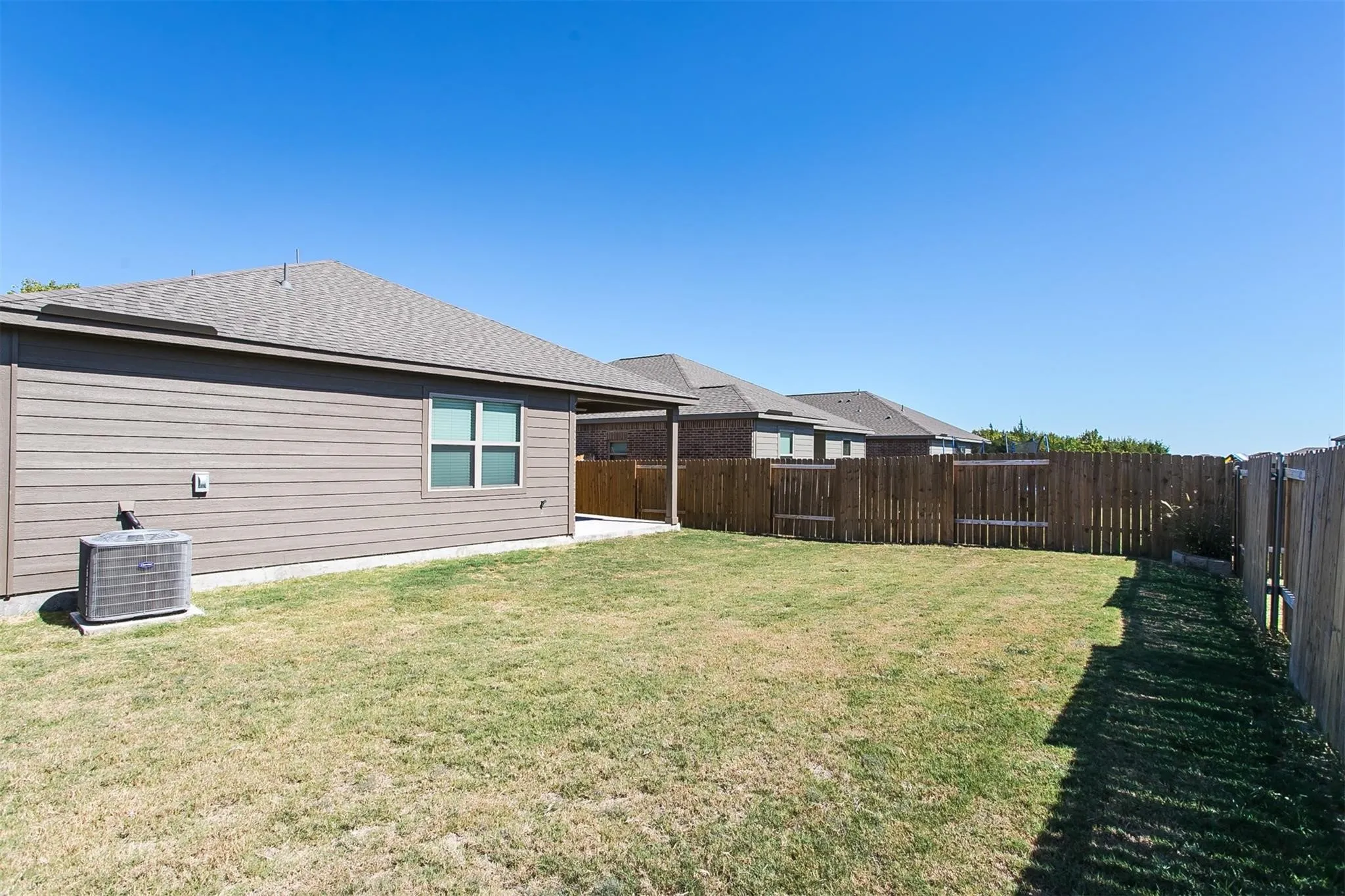 Single Family Residence For Rent in Collin County , 124 Bowen Street, Anna, Texas 75409, 3 Bedroom, 2 Bathroom, 2 Garage spaces, 1,619 Sqft, built in 2019, mls#21251385, Real Estate Agent in Anna, Homes For Rent in Collin county, Homes For Rent in Anna, Realtor in Anna Texas, Real Estate Brokerage Independent Realty Texas, Luminita Cordes Realtor