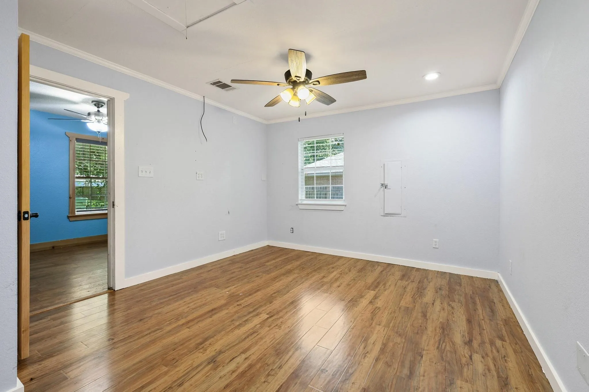Single Family Residence For Sale in Grayson County , 207 W South Street, Whitesboro, Texas 76273, 4 Bedroom, 2 Bathroom, Garage spaces, 1,290 Sqft, built in 2002, mls#21320607, Real Estate Agent in Whitesboro, Homes For Sale in Grayson county, Homes For Sale in Whitesboro, Realtor in Whitesboro Texas, Real Estate Brokerage Independent Realty Texas, Luminita Cordes Realtor