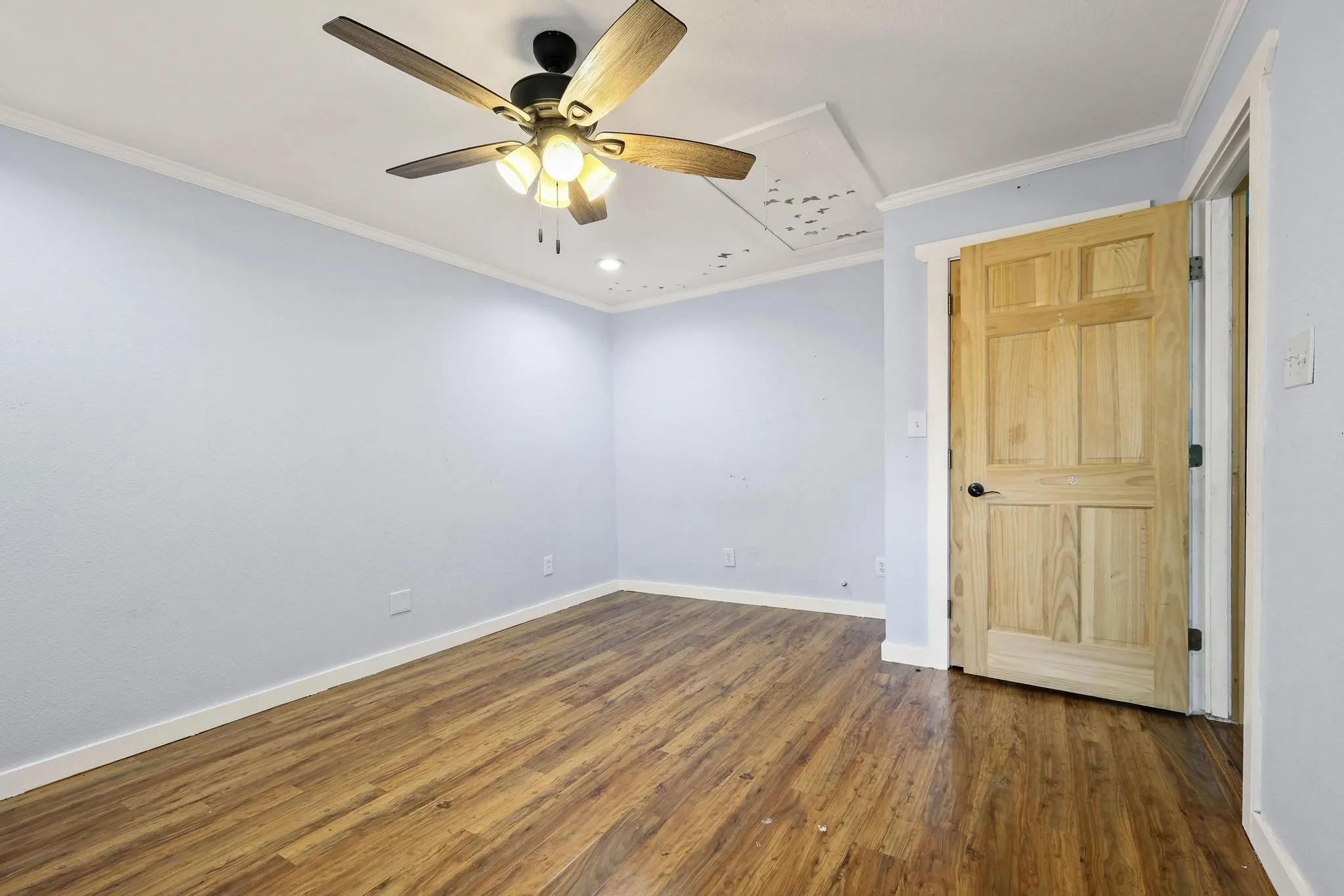 Single Family Residence For Sale in Grayson County , 207 W South Street, Whitesboro, Texas 76273, 4 Bedroom, 2 Bathroom, Garage spaces, 1,290 Sqft, built in 2002, mls#21320607, Real Estate Agent in Whitesboro, Homes For Sale in Grayson county, Homes For Sale in Whitesboro, Realtor in Whitesboro Texas, Real Estate Brokerage Independent Realty Texas, Luminita Cordes Realtor