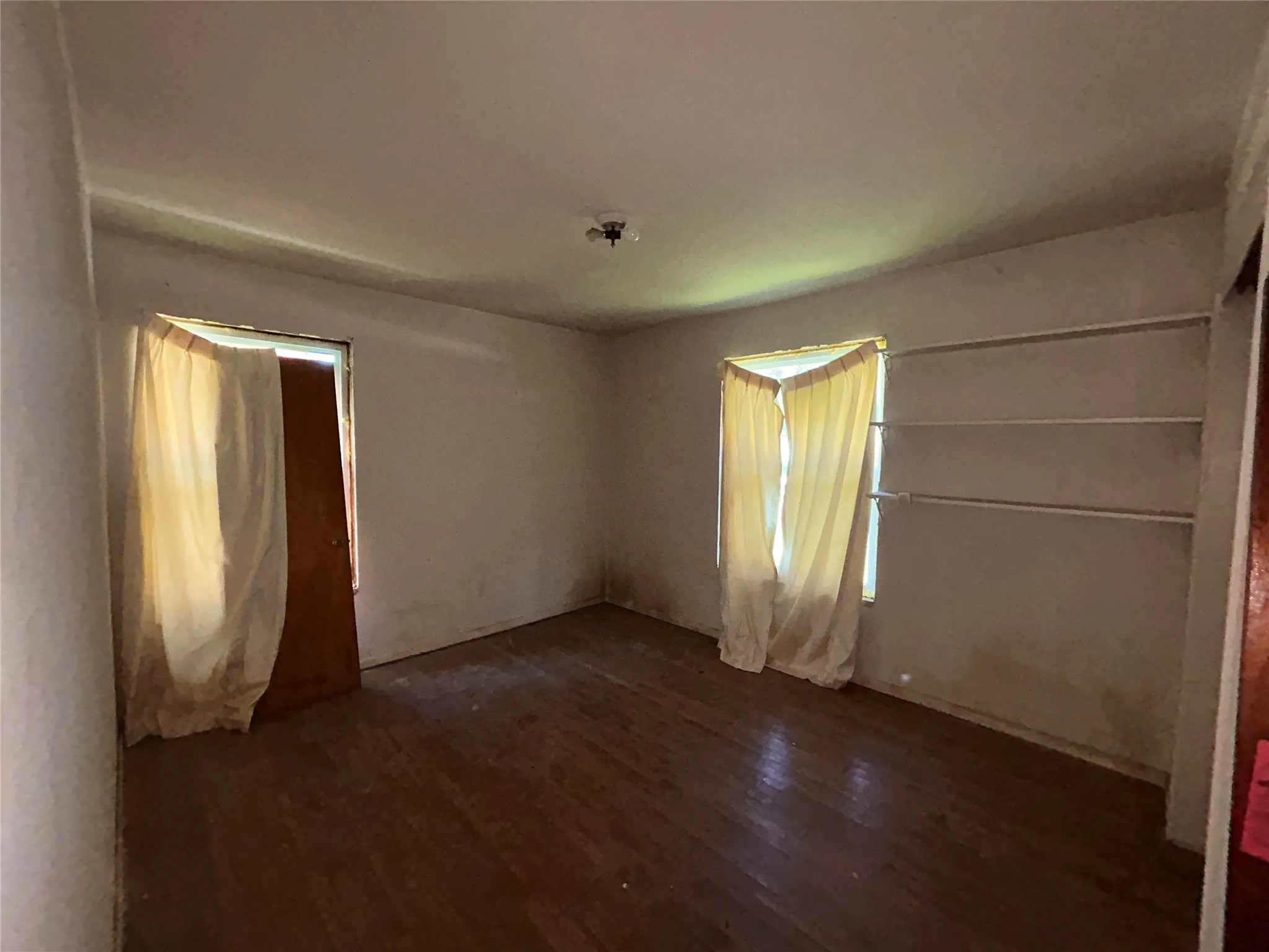 Single Family Residence For Sale in Dallas County , 3502 Demaret Drive, Mesquite, Texas 75150, 3 Bedrooms, 2 Bathrooms, Garage spaces, 1,440 Sqft, built in 1959, Price $200,000, mls#21321084, Real Estate Agent in Mesquite, Homes For Sale in Dallas county, Homes For Sale in Mesquite, Realtor in Mesquite Texas, Real Estate Brokerage Independent Realty Texas, Luminita Cordes Realtor