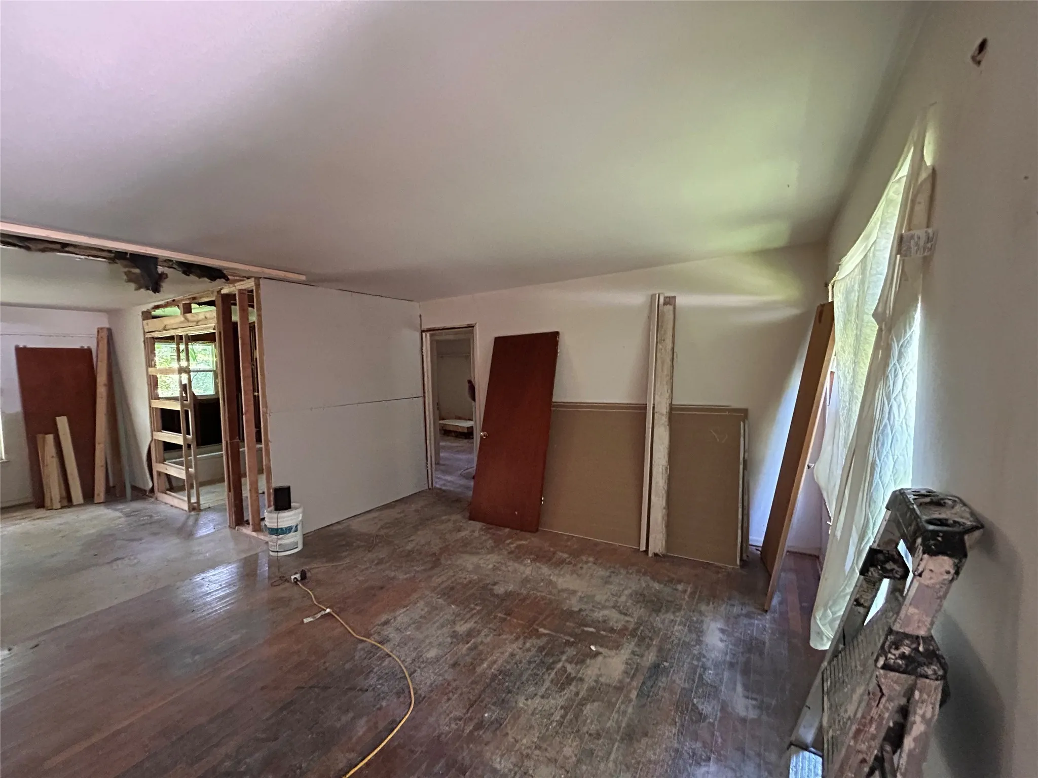Single Family Residence For Sale in Dallas County , 3502 Demaret Drive, Mesquite, Texas 75150, 3 Bedrooms, 2 Bathrooms, Garage spaces, 1,440 Sqft, built in 1959, Price $200,000, mls#21321084, Real Estate Agent in Mesquite, Homes For Sale in Dallas county, Homes For Sale in Mesquite, Realtor in Mesquite Texas, Real Estate Brokerage Independent Realty Texas, Luminita Cordes Realtor