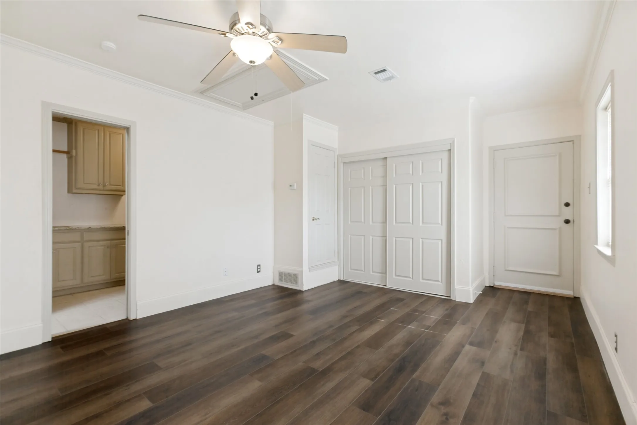 5th bedroom with it's own exterior door