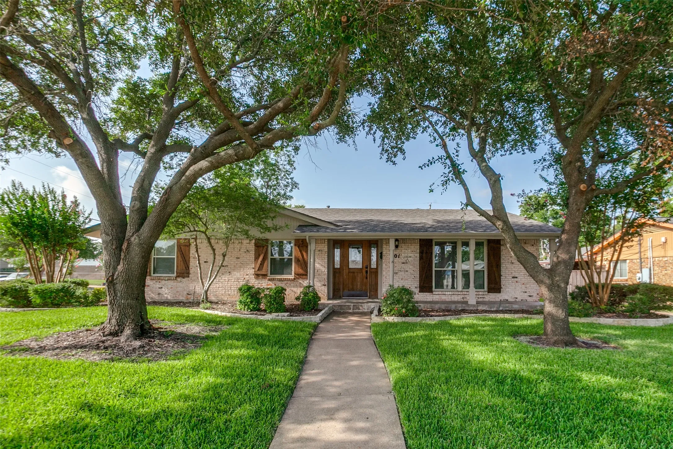 Single Family Residence For Sale in Dallas County , 701 Brentwood Lane, Richardson, Texas 75080, 5 Bedroom, 3 Bathroom, Garage spaces, 2,187 Sqft, built in 1965, mls#21317898, Real Estate Agent in Richardson, Homes For Sale in Dallas county, Homes For Sale in Richardson, Realtor in Richardson Texas, Real Estate Brokerage Independent Realty Texas, Luminita Cordes Realtor