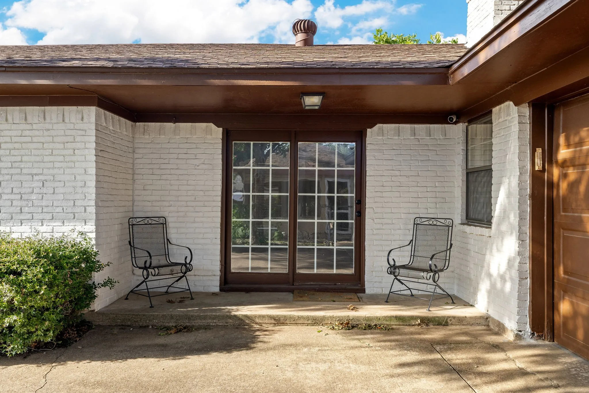 Single Family Residence For Sale in Collin County , 8348 Hillside Drive, Frisco, Texas 75033, 3 Bedroom, 2 Bathroom, 2 Garage spaces, 1,506 Sqft, built in 1970, mls#21318713, Real Estate Agent in Frisco, Homes For Sale in Collin county, Homes For Sale in Frisco, Realtor in Frisco Texas, Real Estate Brokerage Independent Realty Texas, Luminita Cordes Realtor