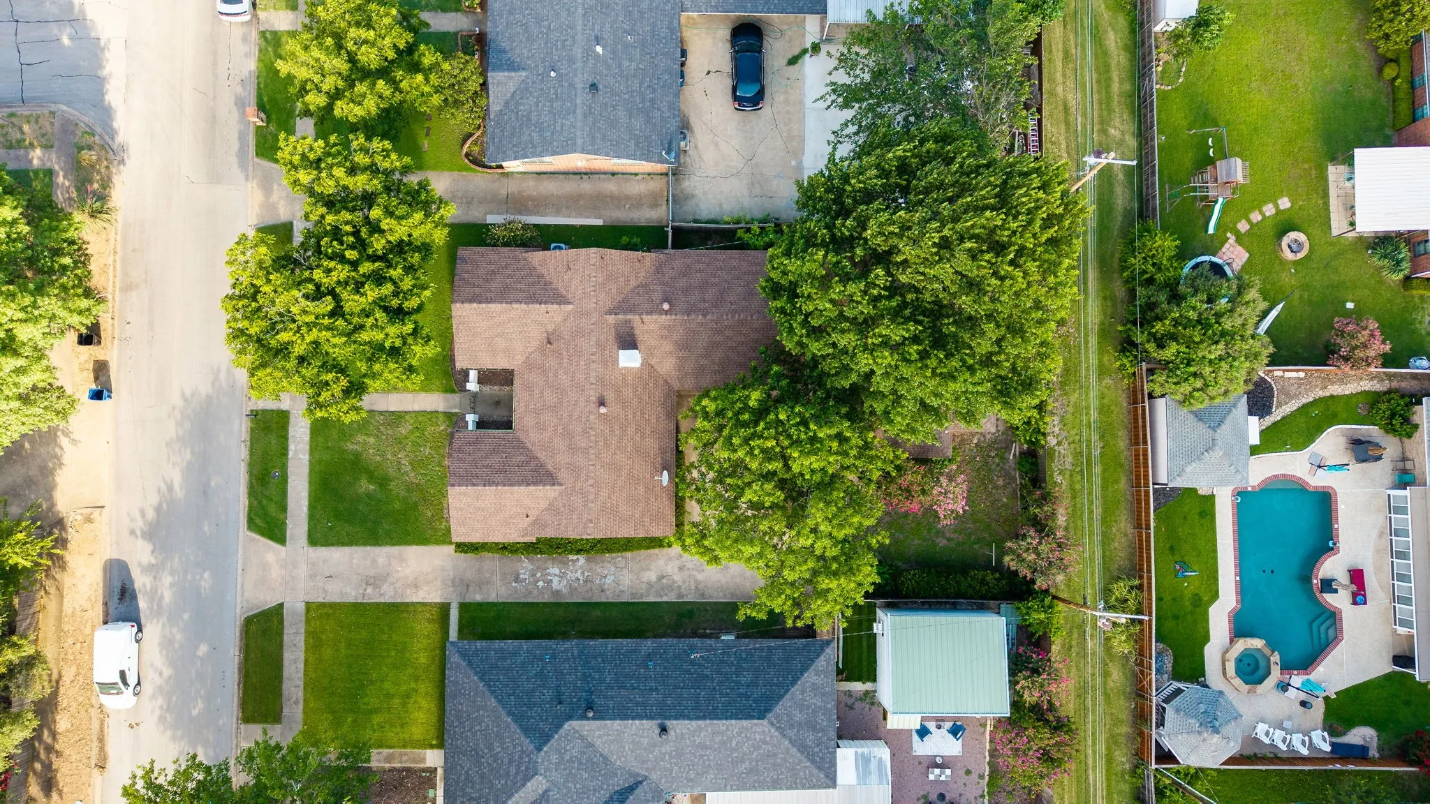 Single Family Residence For Sale in Collin County , 8348 Hillside Drive, Frisco, Texas 75033, 3 Bedroom, 2 Bathroom, 2 Garage spaces, 1,506 Sqft, built in 1970, mls#21318713, Real Estate Agent in Frisco, Homes For Sale in Collin county, Homes For Sale in Frisco, Realtor in Frisco Texas, Real Estate Brokerage Independent Realty Texas, Luminita Cordes Realtor