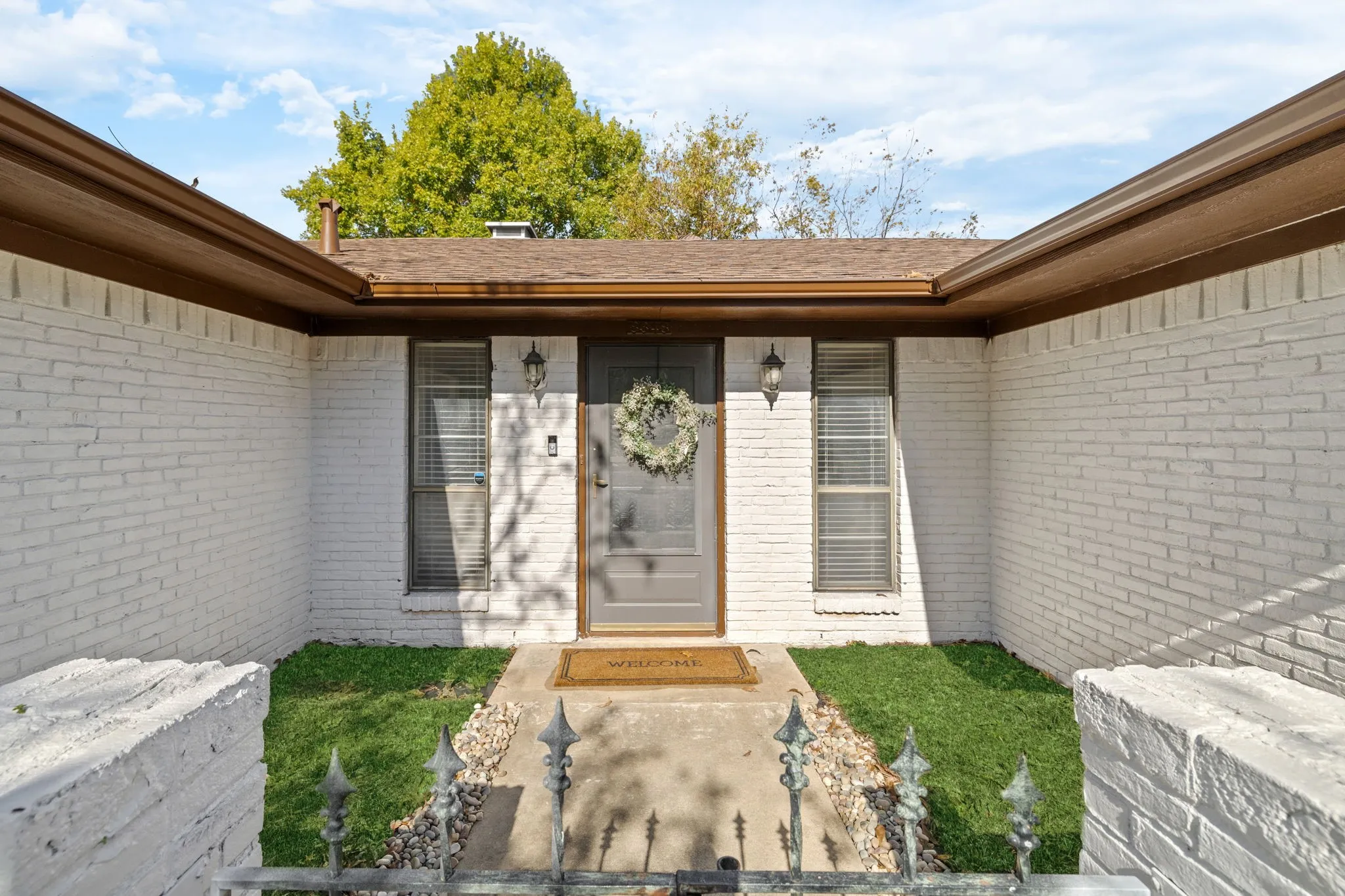 Single Family Residence For Sale in Collin County , 8348 Hillside Drive, Frisco, Texas 75033, 3 Bedroom, 2 Bathroom, 2 Garage spaces, 1,506 Sqft, built in 1970, mls#21318713, Real Estate Agent in Frisco, Homes For Sale in Collin county, Homes For Sale in Frisco, Realtor in Frisco Texas, Real Estate Brokerage Independent Realty Texas, Luminita Cordes Realtor