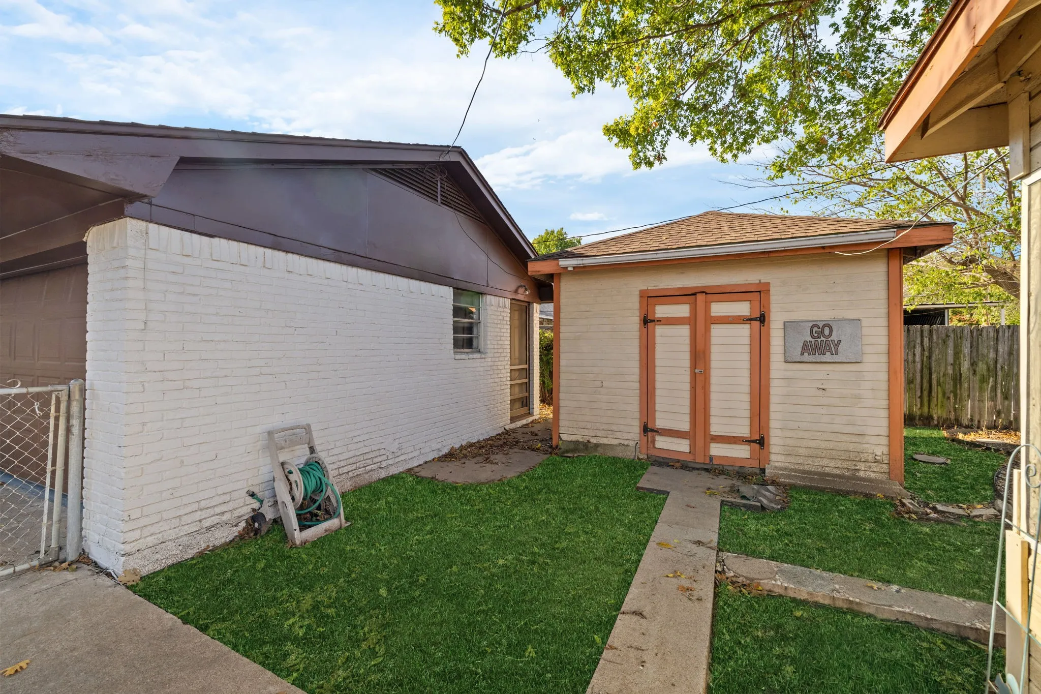 Single Family Residence For Sale in Collin County , 8348 Hillside Drive, Frisco, Texas 75033, 3 Bedroom, 2 Bathroom, 2 Garage spaces, 1,506 Sqft, built in 1970, mls#21318713, Real Estate Agent in Frisco, Homes For Sale in Collin county, Homes For Sale in Frisco, Realtor in Frisco Texas, Real Estate Brokerage Independent Realty Texas, Luminita Cordes Realtor