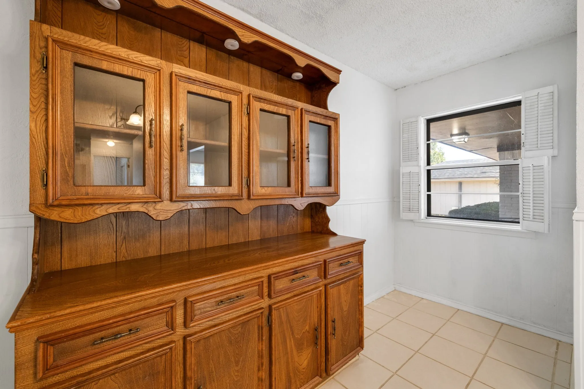 Single Family Residence For Sale in Collin County , 8348 Hillside Drive, Frisco, Texas 75033, 3 Bedroom, 2 Bathroom, 2 Garage spaces, 1,506 Sqft, built in 1970, mls#21318713, Real Estate Agent in Frisco, Homes For Sale in Collin county, Homes For Sale in Frisco, Realtor in Frisco Texas, Real Estate Brokerage Independent Realty Texas, Luminita Cordes Realtor