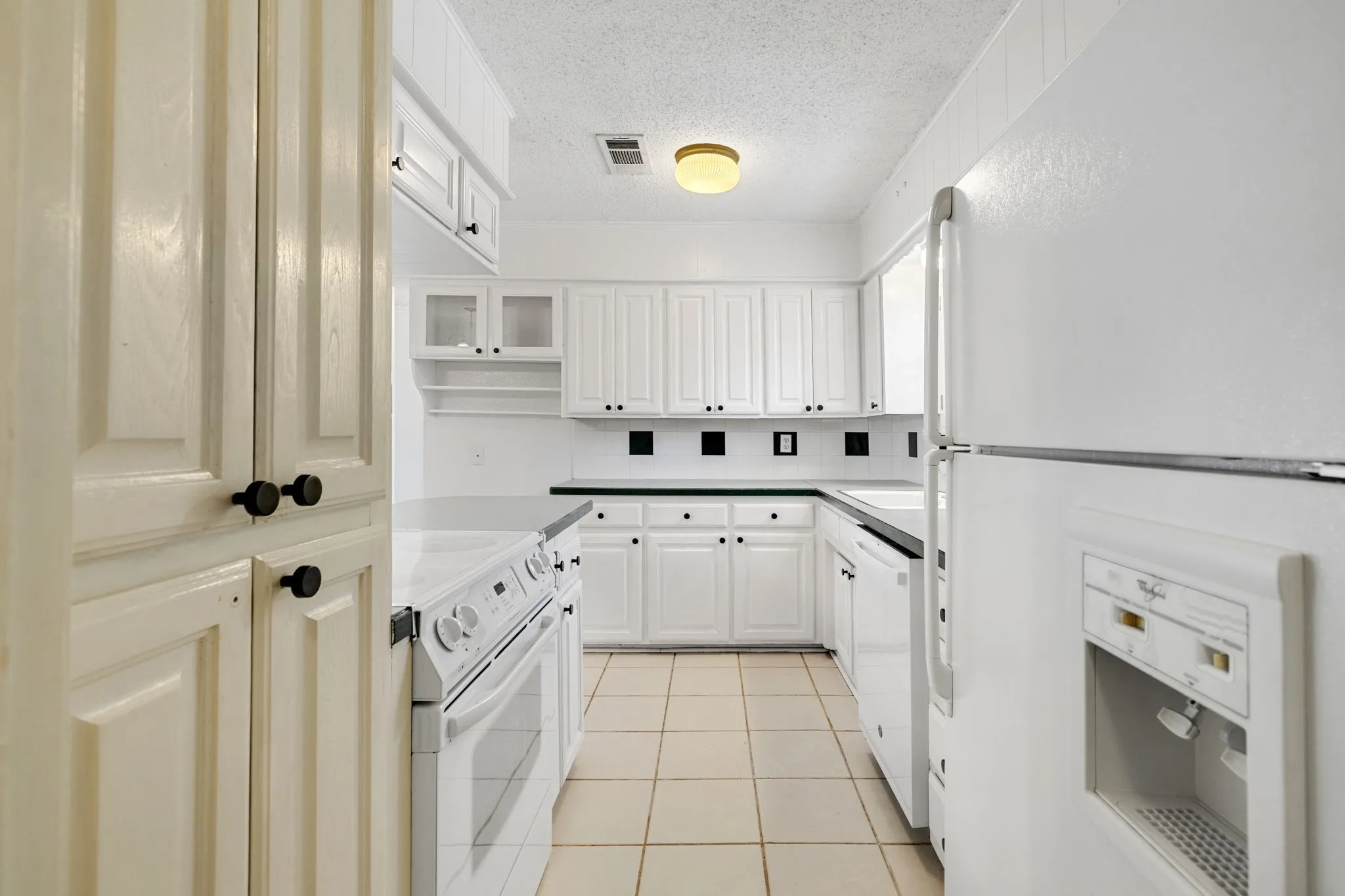 Single Family Residence For Sale in Collin County , 8348 Hillside Drive, Frisco, Texas 75033, 3 Bedroom, 2 Bathroom, 2 Garage spaces, 1,506 Sqft, built in 1970, mls#21318713, Real Estate Agent in Frisco, Homes For Sale in Collin county, Homes For Sale in Frisco, Realtor in Frisco Texas, Real Estate Brokerage Independent Realty Texas, Luminita Cordes Realtor