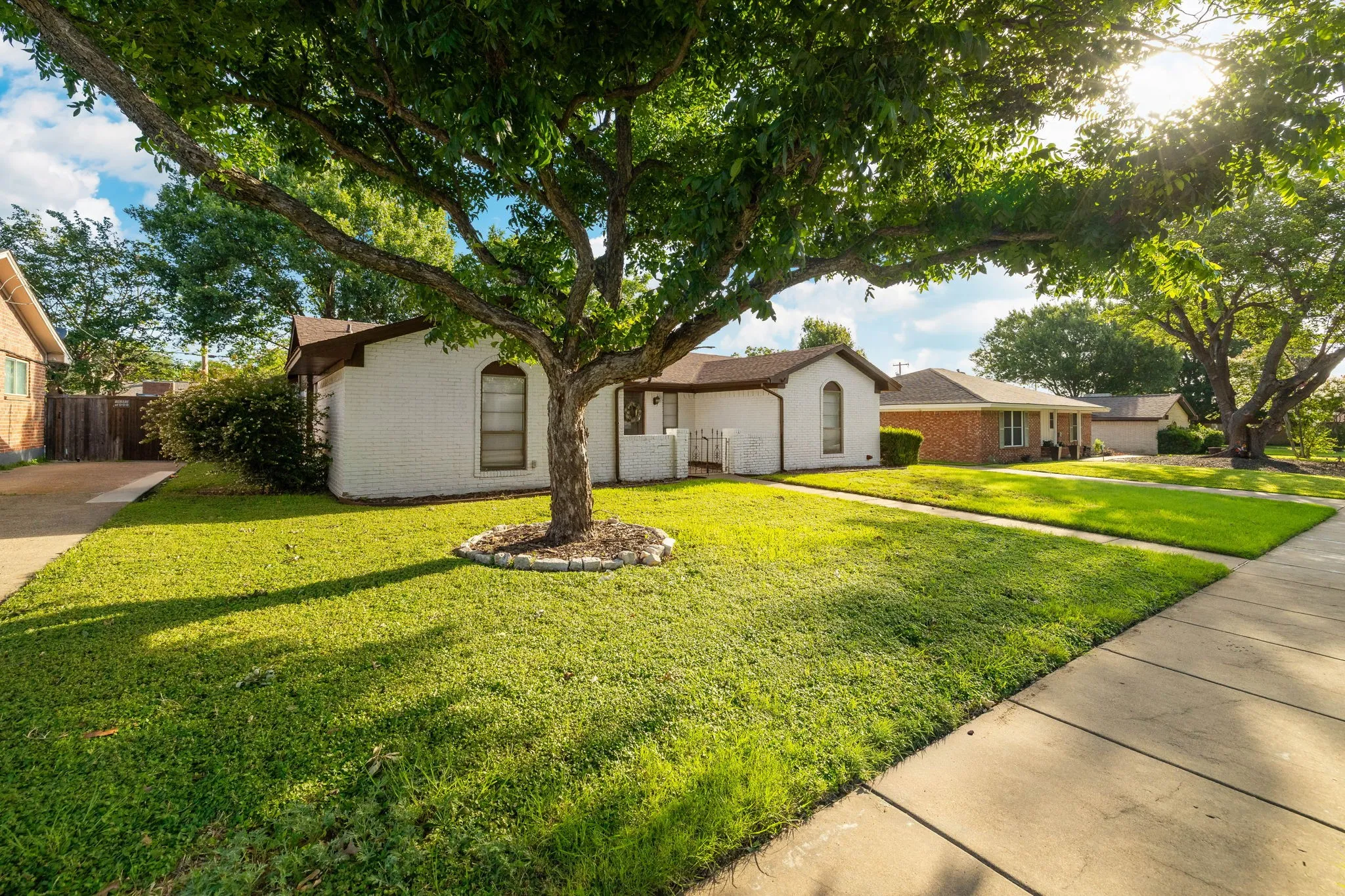 Single Family Residence For Sale in Collin County , 8348 Hillside Drive, Frisco, Texas 75033, 3 Bedroom, 2 Bathroom, 2 Garage spaces, 1,506 Sqft, built in 1970, mls#21318713, Real Estate Agent in Frisco, Homes For Sale in Collin county, Homes For Sale in Frisco, Realtor in Frisco Texas, Real Estate Brokerage Independent Realty Texas, Luminita Cordes Realtor