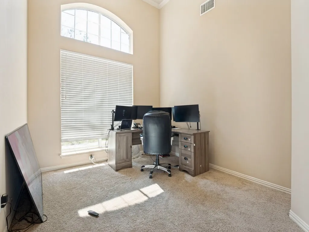 Single Family Residence For Sale in Dallas County , 5160 Finnhorse Drive, Grand Prairie, Texas 75052, 4 Bedroom, 4 Bathroom, 2 Garage spaces, 2,989 Sqft, built in 2004, mls#21321163, Real Estate Agent in Grand Prairie, Homes For Sale in Dallas county, Homes For Sale in Grand Prairie, Realtor in Grand Prairie Texas, Real Estate Brokerage Independent Realty Texas, Luminita Cordes Realtor