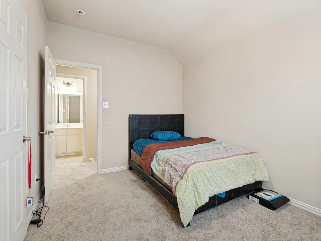 Single Family Residence For Sale in Dallas County , 5160 Finnhorse Drive, Grand Prairie, Texas 75052, 4 Bedroom, 4 Bathroom, 2 Garage spaces, 2,989 Sqft, built in 2004, mls#21321163, Real Estate Agent in Grand Prairie, Homes For Sale in Dallas county, Homes For Sale in Grand Prairie, Realtor in Grand Prairie Texas, Real Estate Brokerage Independent Realty Texas, Luminita Cordes Realtor