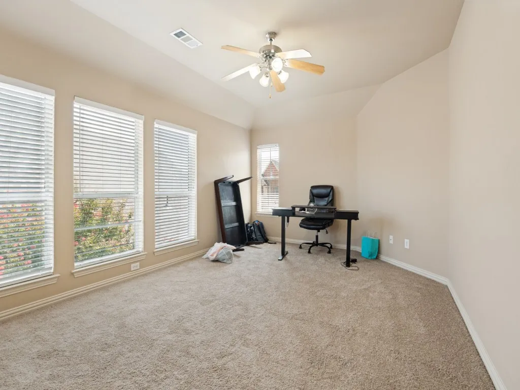 Single Family Residence For Sale in Dallas County , 5160 Finnhorse Drive, Grand Prairie, Texas 75052, 4 Bedroom, 4 Bathroom, 2 Garage spaces, 2,989 Sqft, built in 2004, mls#21321163, Real Estate Agent in Grand Prairie, Homes For Sale in Dallas county, Homes For Sale in Grand Prairie, Realtor in Grand Prairie Texas, Real Estate Brokerage Independent Realty Texas, Luminita Cordes Realtor