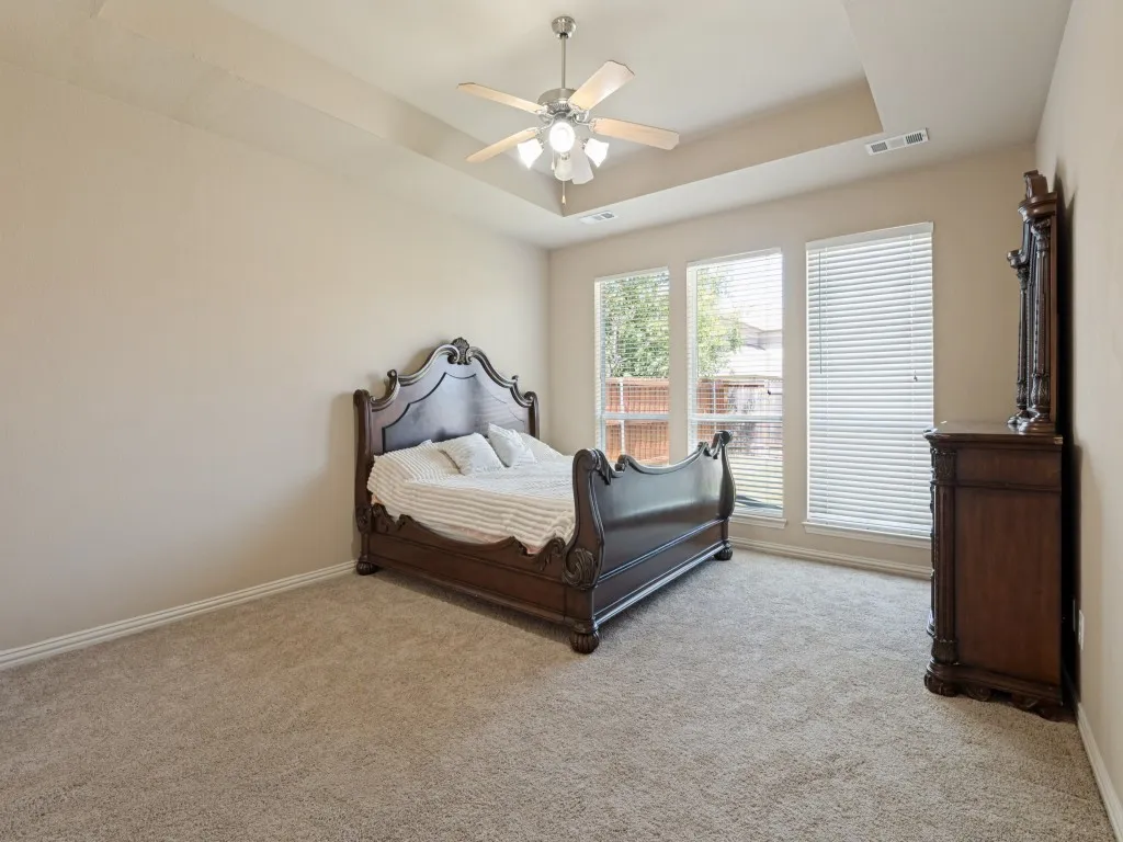 Single Family Residence For Sale in Dallas County , 5160 Finnhorse Drive, Grand Prairie, Texas 75052, 4 Bedroom, 4 Bathroom, 2 Garage spaces, 2,989 Sqft, built in 2004, mls#21321163, Real Estate Agent in Grand Prairie, Homes For Sale in Dallas county, Homes For Sale in Grand Prairie, Realtor in Grand Prairie Texas, Real Estate Brokerage Independent Realty Texas, Luminita Cordes Realtor