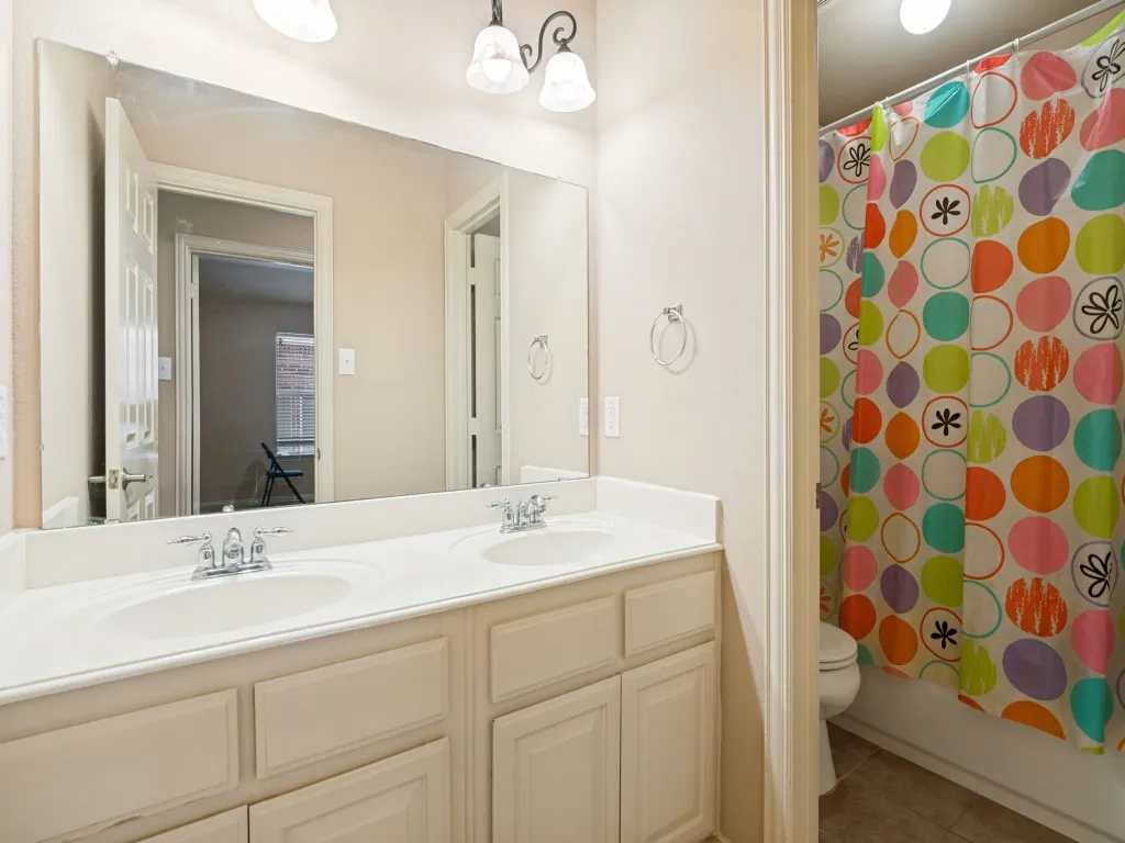 Single Family Residence For Sale in Dallas County , 5160 Finnhorse Drive, Grand Prairie, Texas 75052, 4 Bedroom, 4 Bathroom, 2 Garage spaces, 2,989 Sqft, built in 2004, mls#21321163, Real Estate Agent in Grand Prairie, Homes For Sale in Dallas county, Homes For Sale in Grand Prairie, Realtor in Grand Prairie Texas, Real Estate Brokerage Independent Realty Texas, Luminita Cordes Realtor